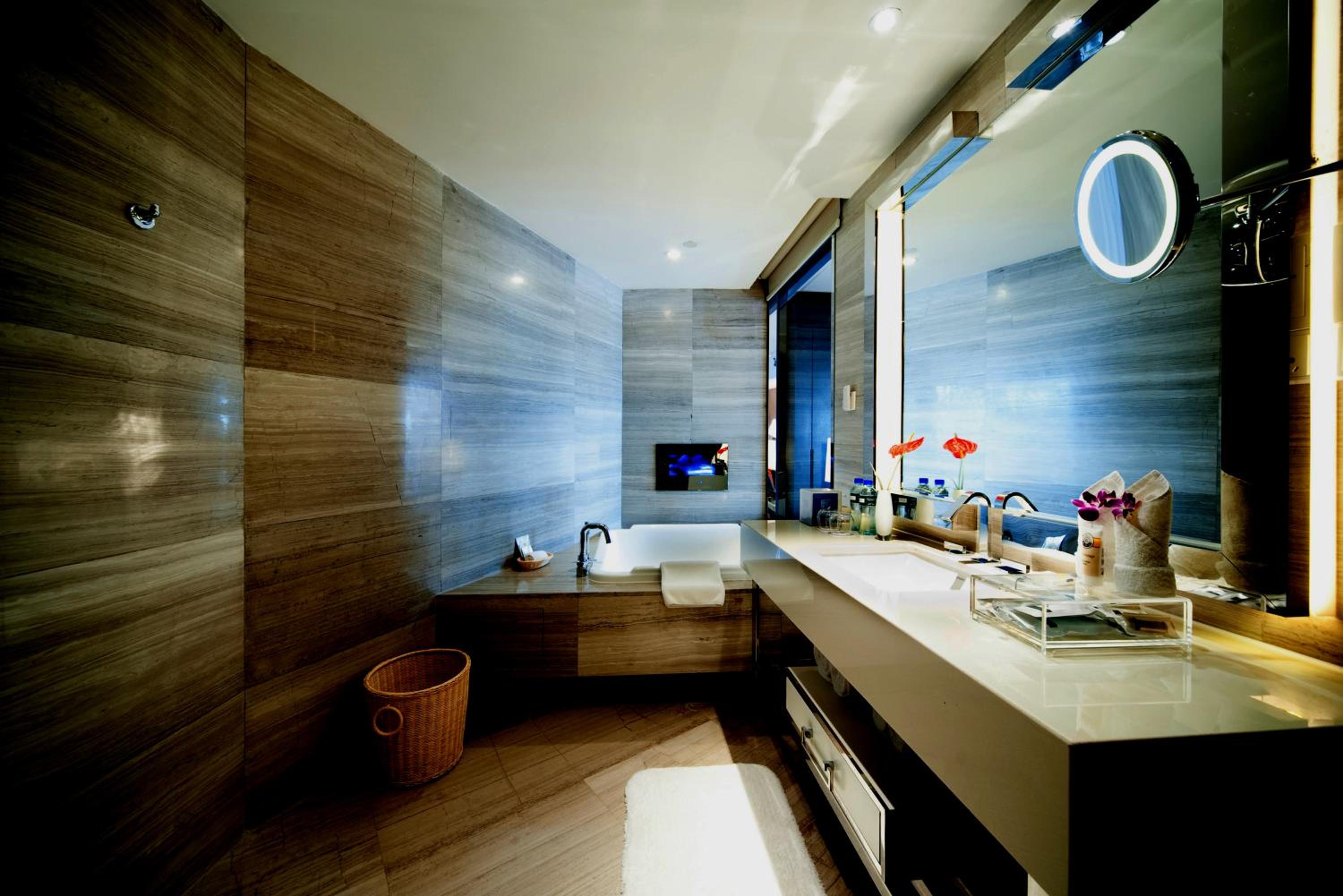 Deluxe Suite - Photo 5
