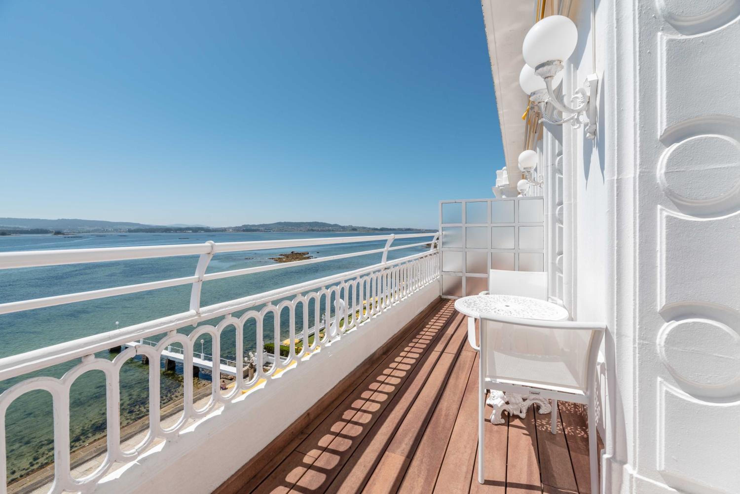 Twin Room with Terrace and Sea view   - Photo 2