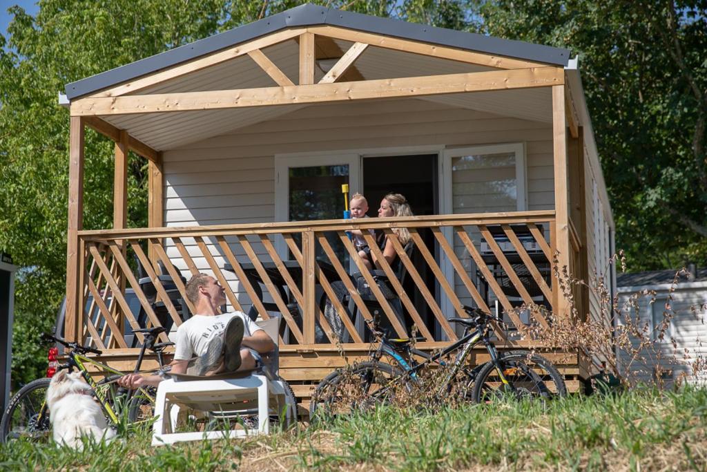 Comfort Mobile Home with river view (2 bedrooms) photo 1