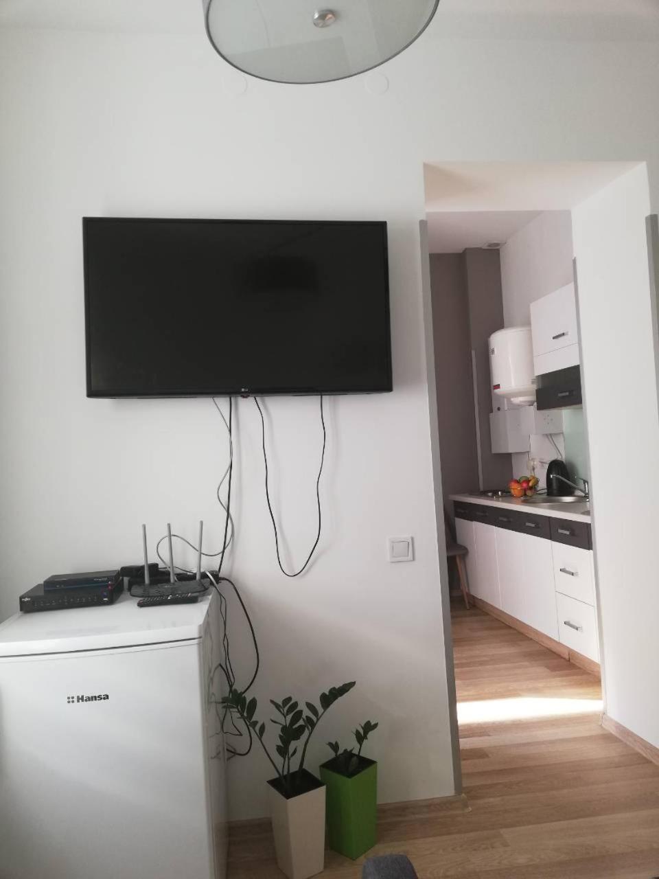 Apartment with Shower photo 3