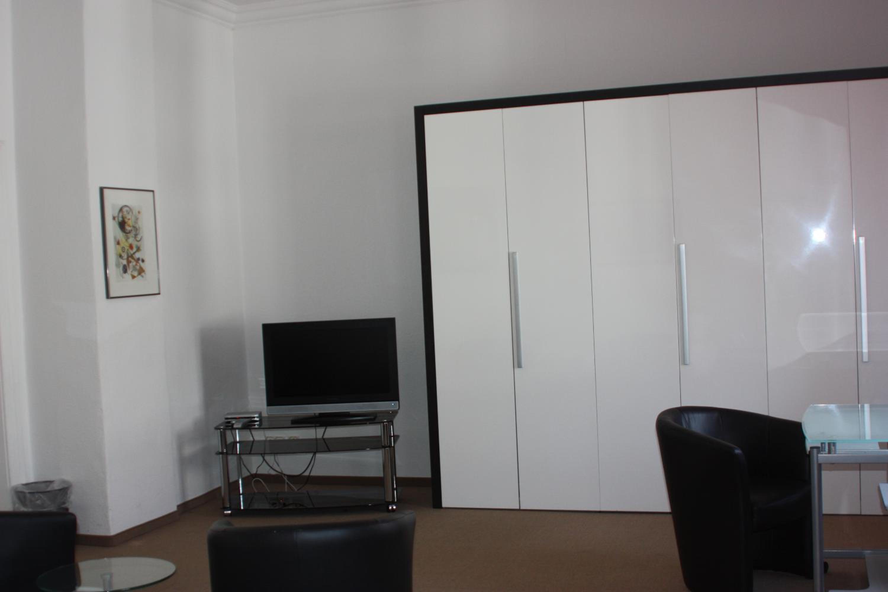 Suite - Photo 2