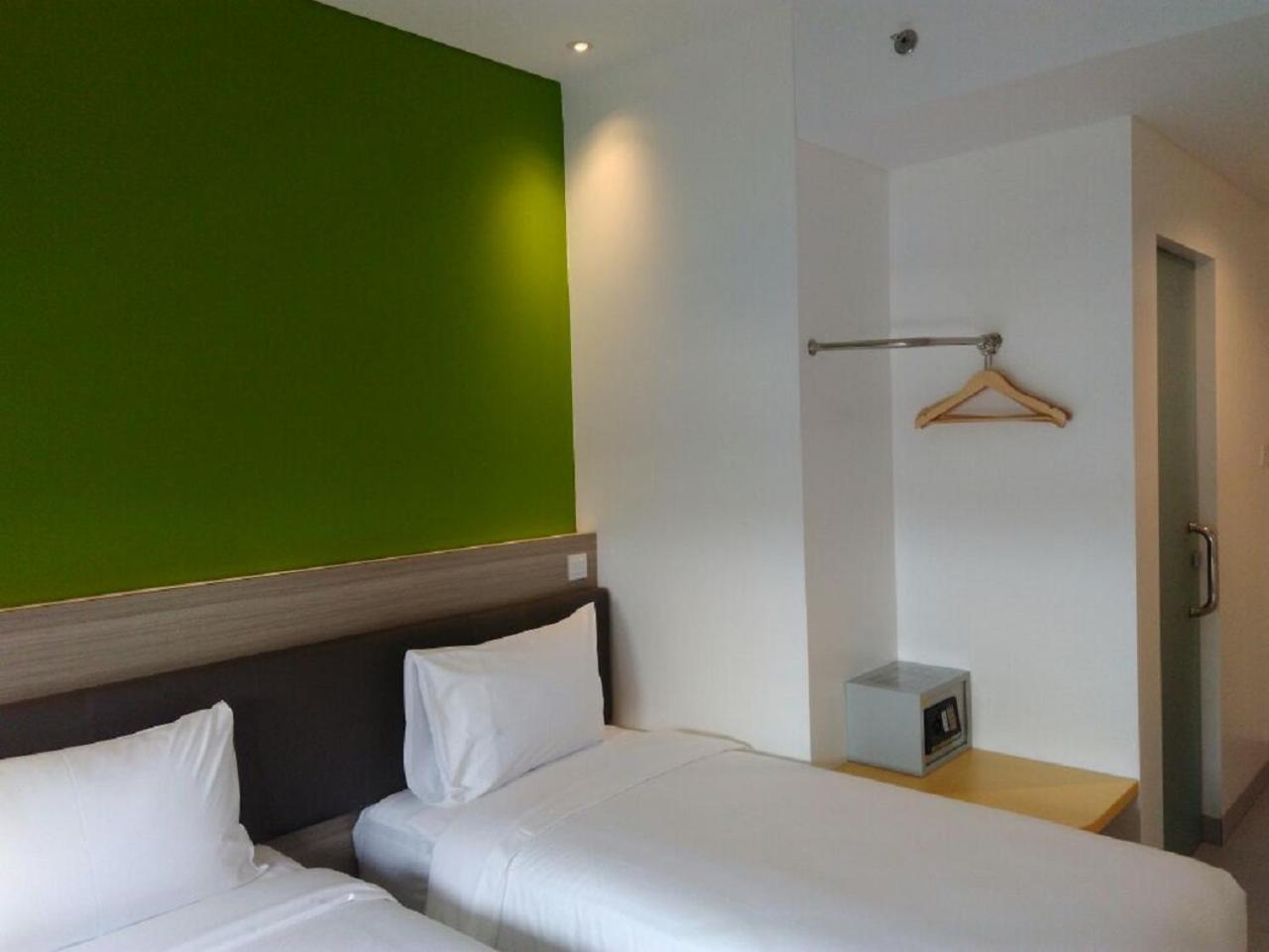 Smart Twin Room photo 1