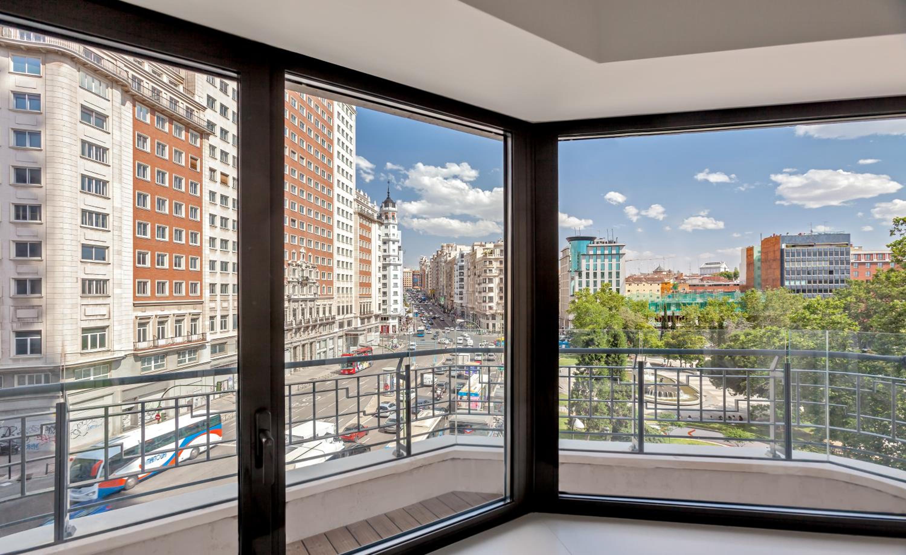 Premium Room with City View