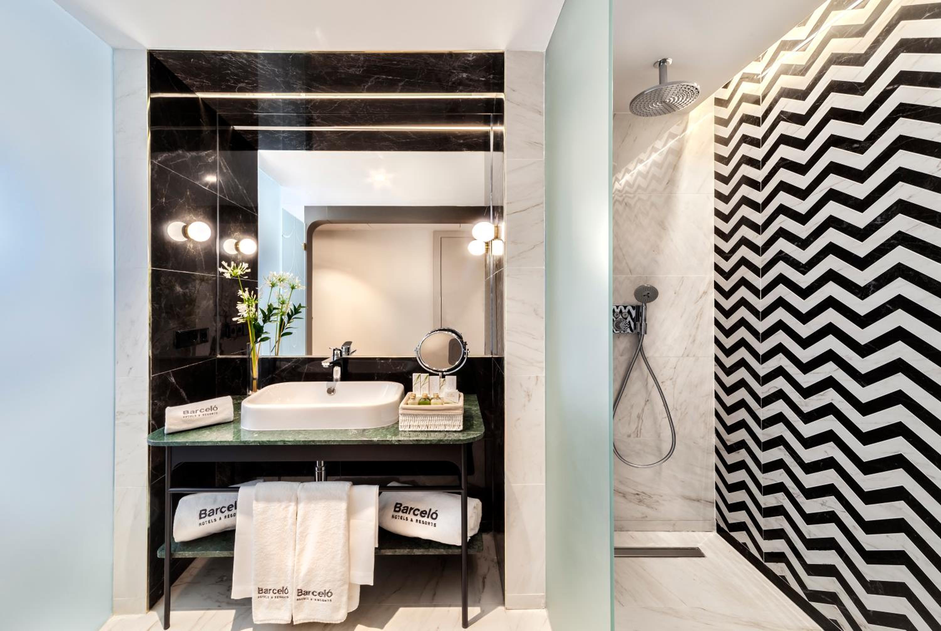 Deluxe Room with City View
