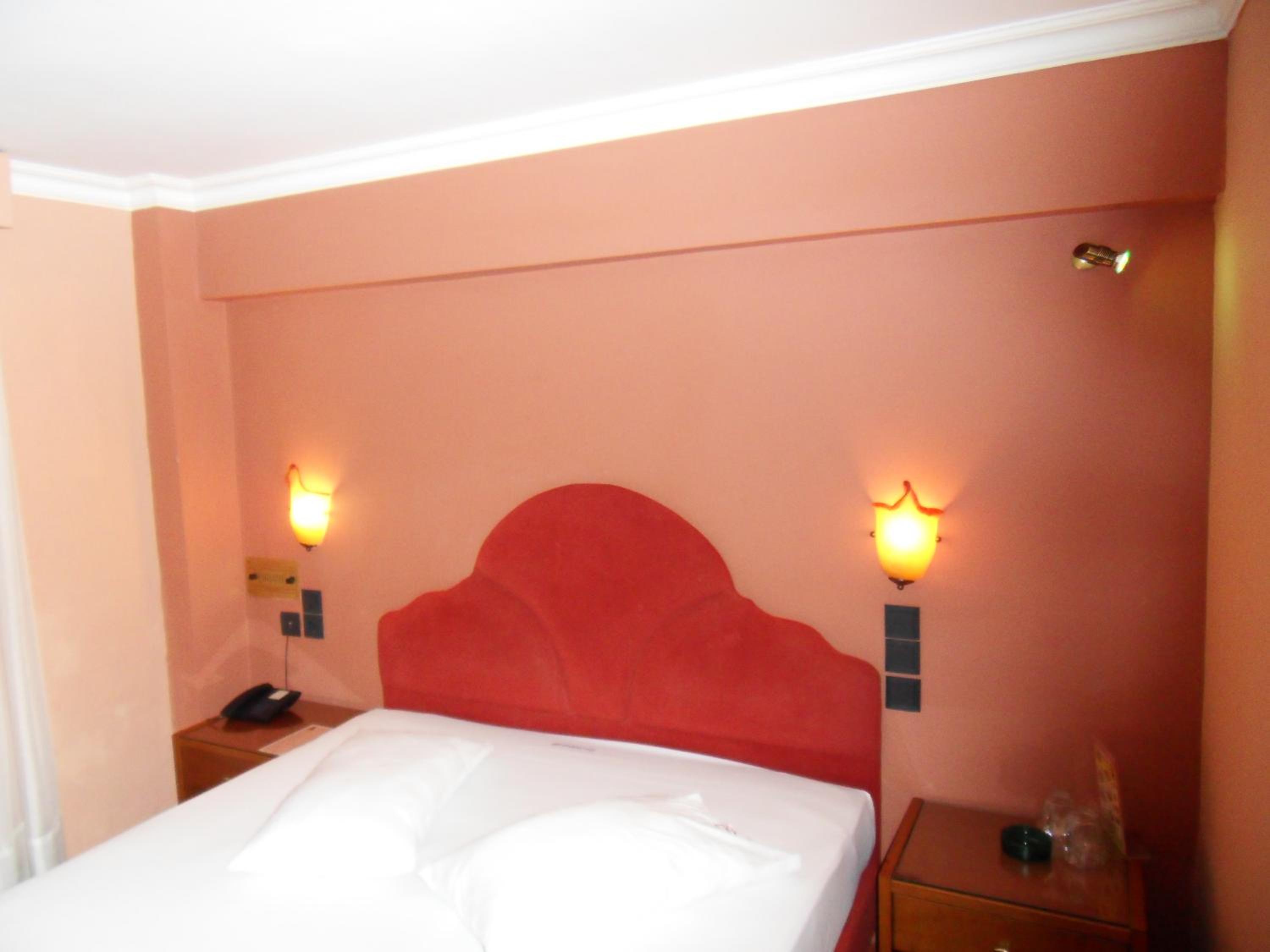 Economy Double Room photo 2