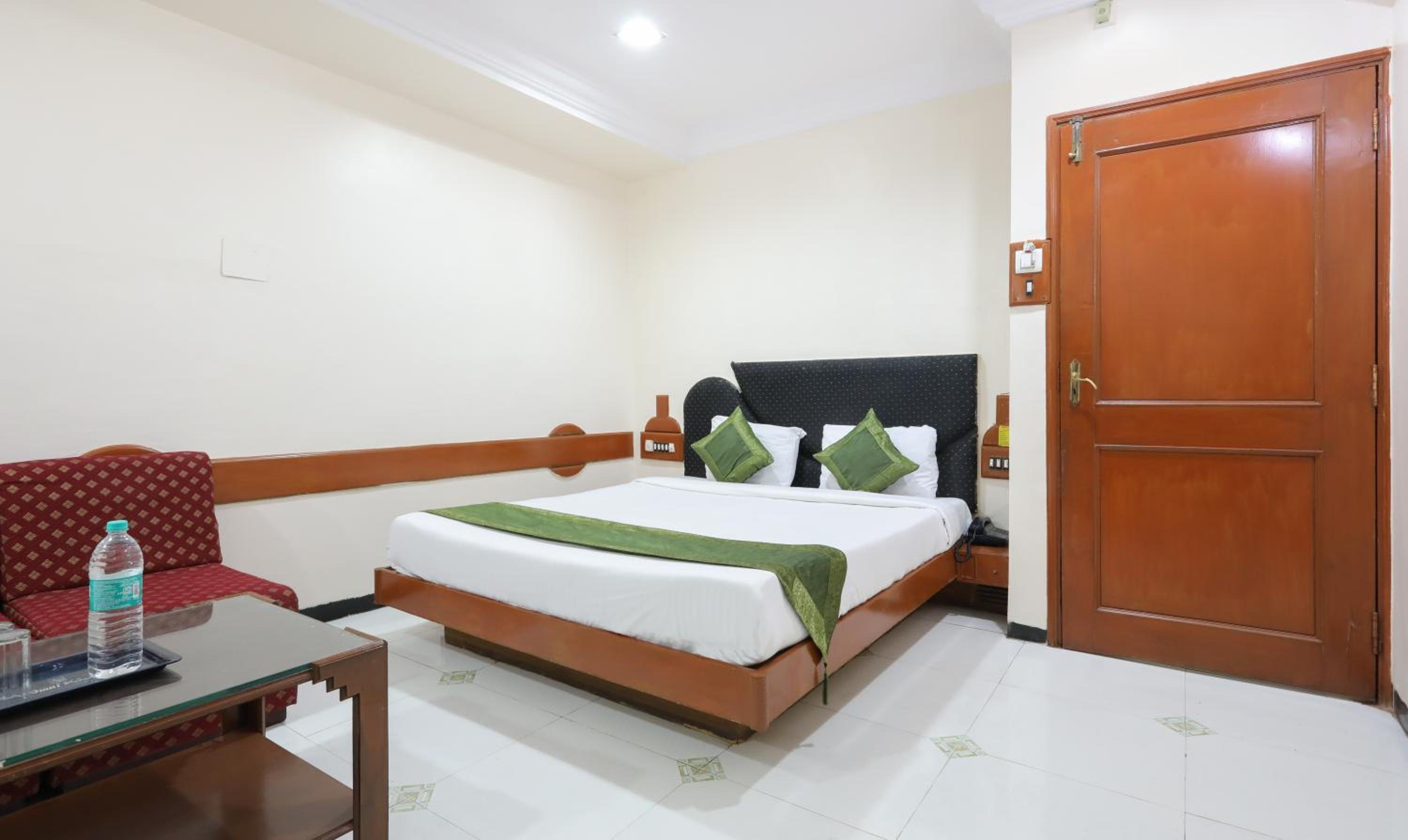Standard Double or Twin Room photo 1