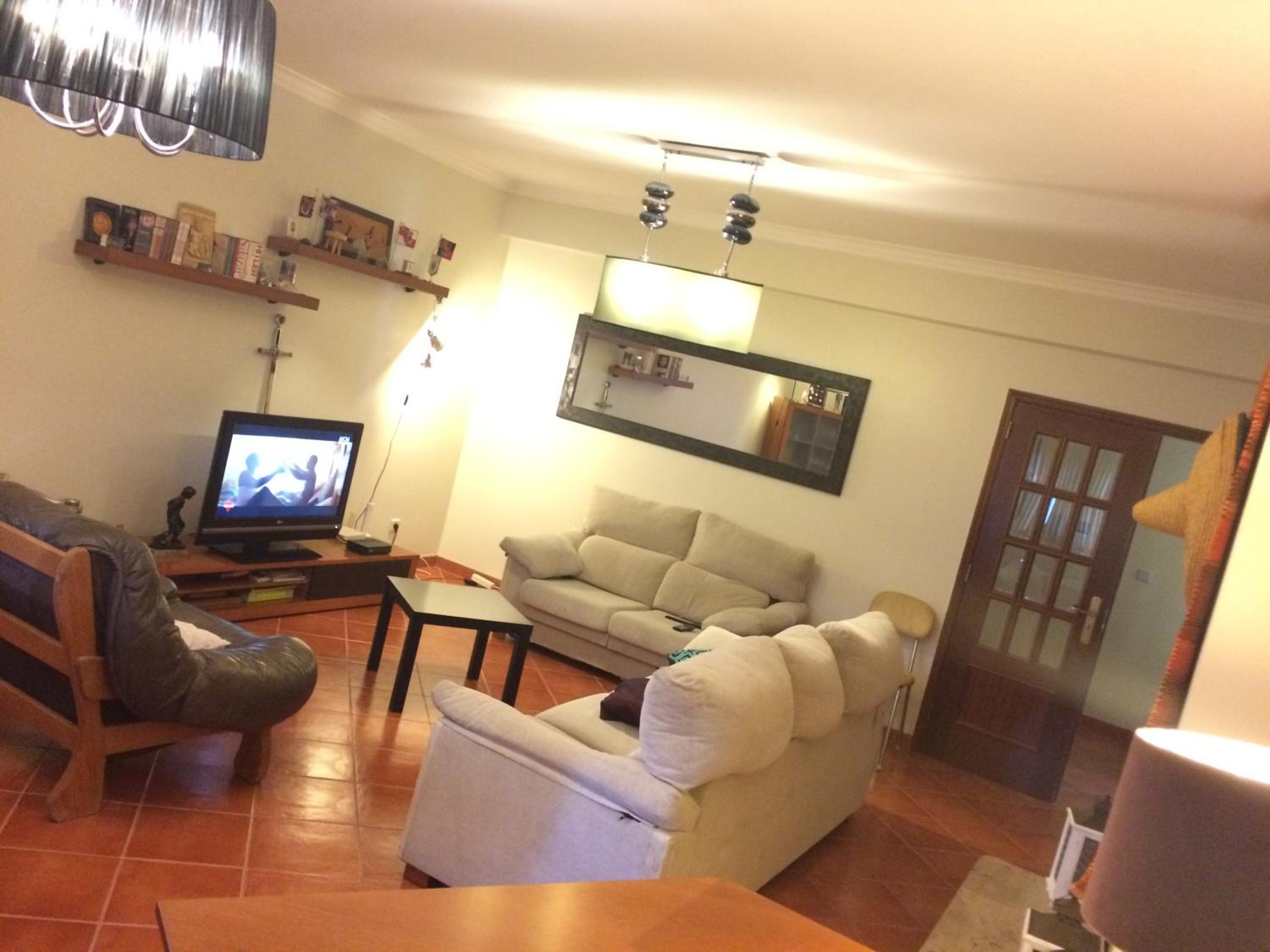 Basic Triple Room with Shared Bathroom photo 2