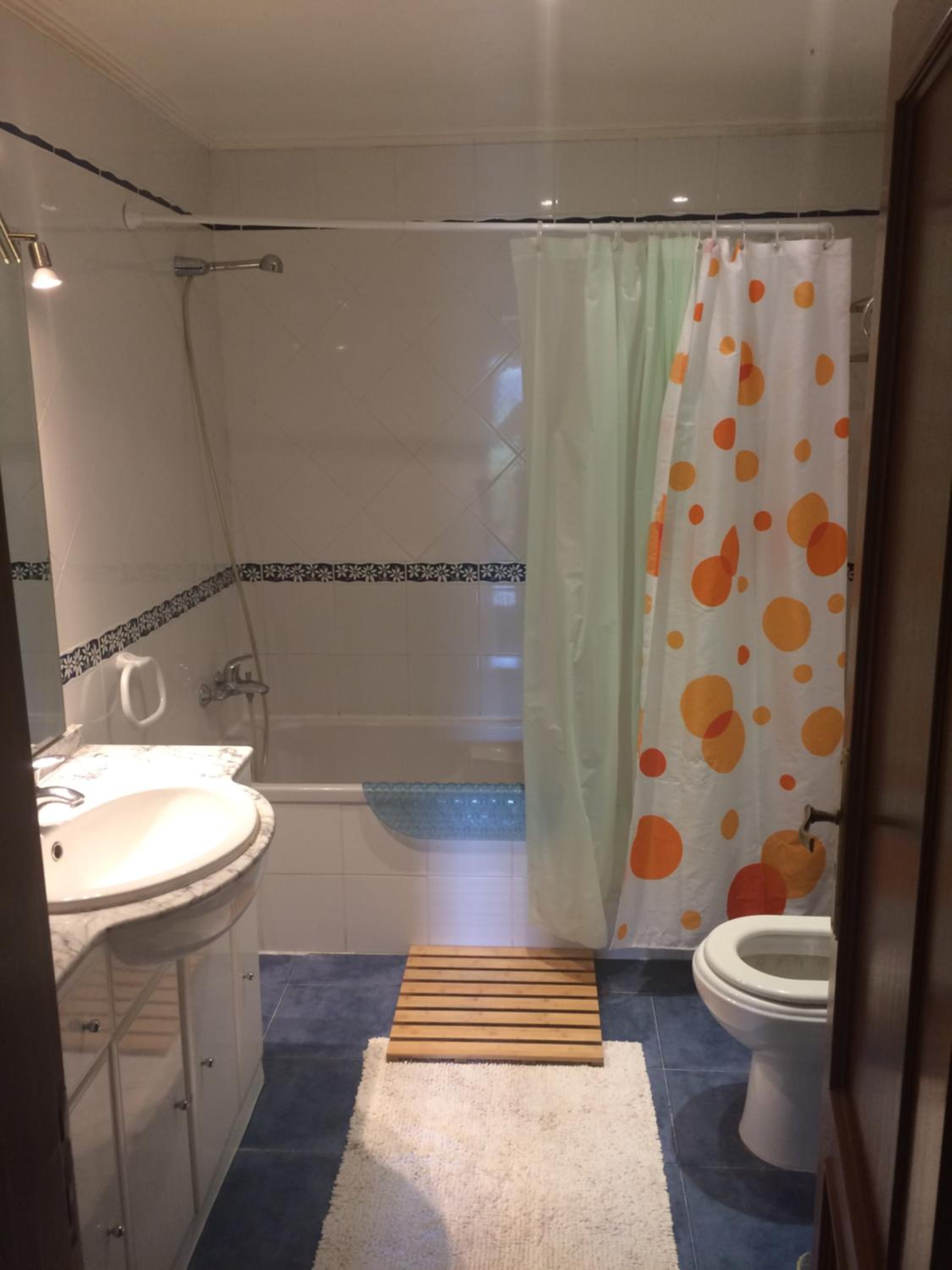 Economy Quadruple Room with Shared Bathroom photo 3