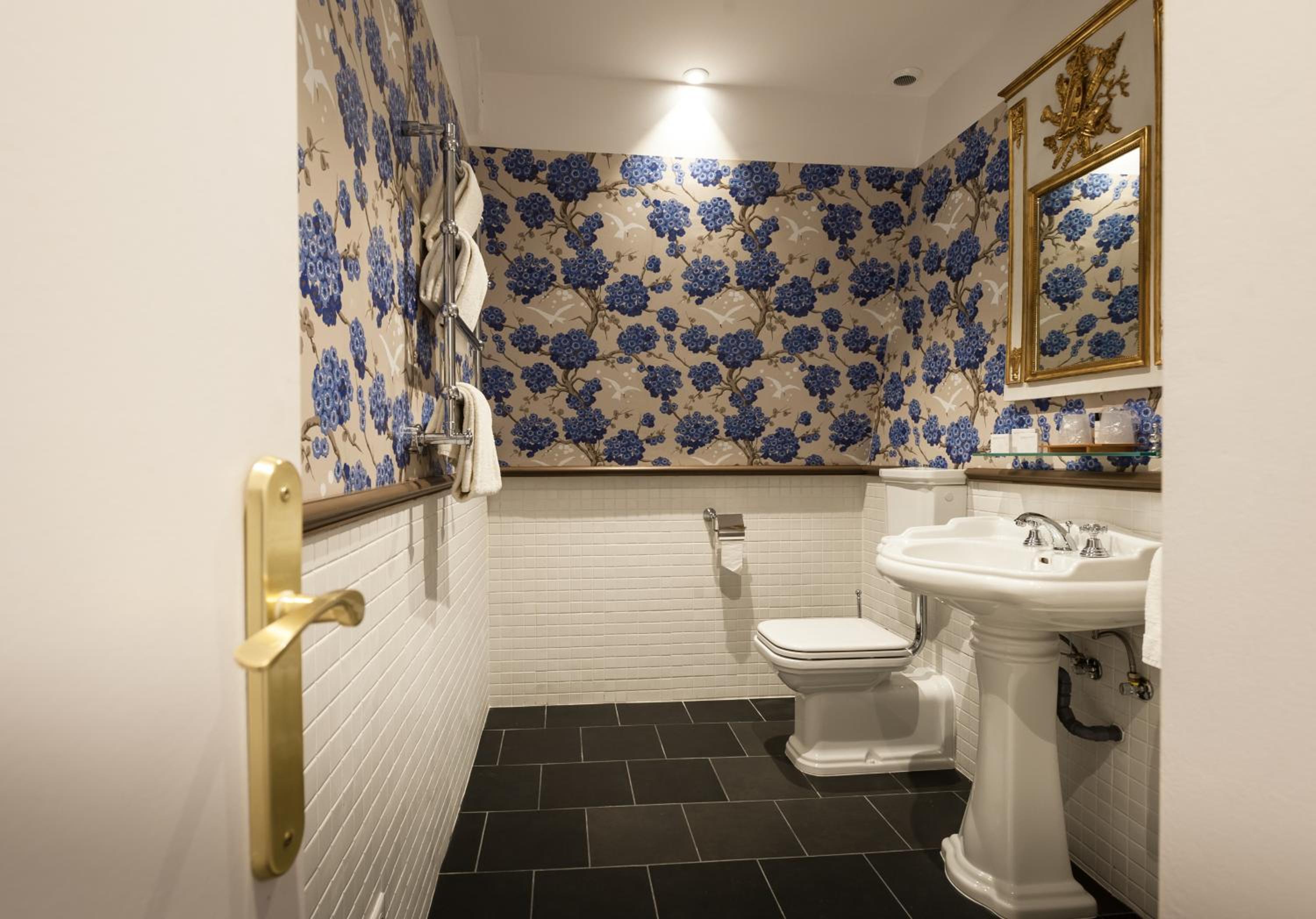 Standard King Room photo 1