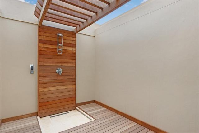 Deluxe Suite with Sea View photo 3