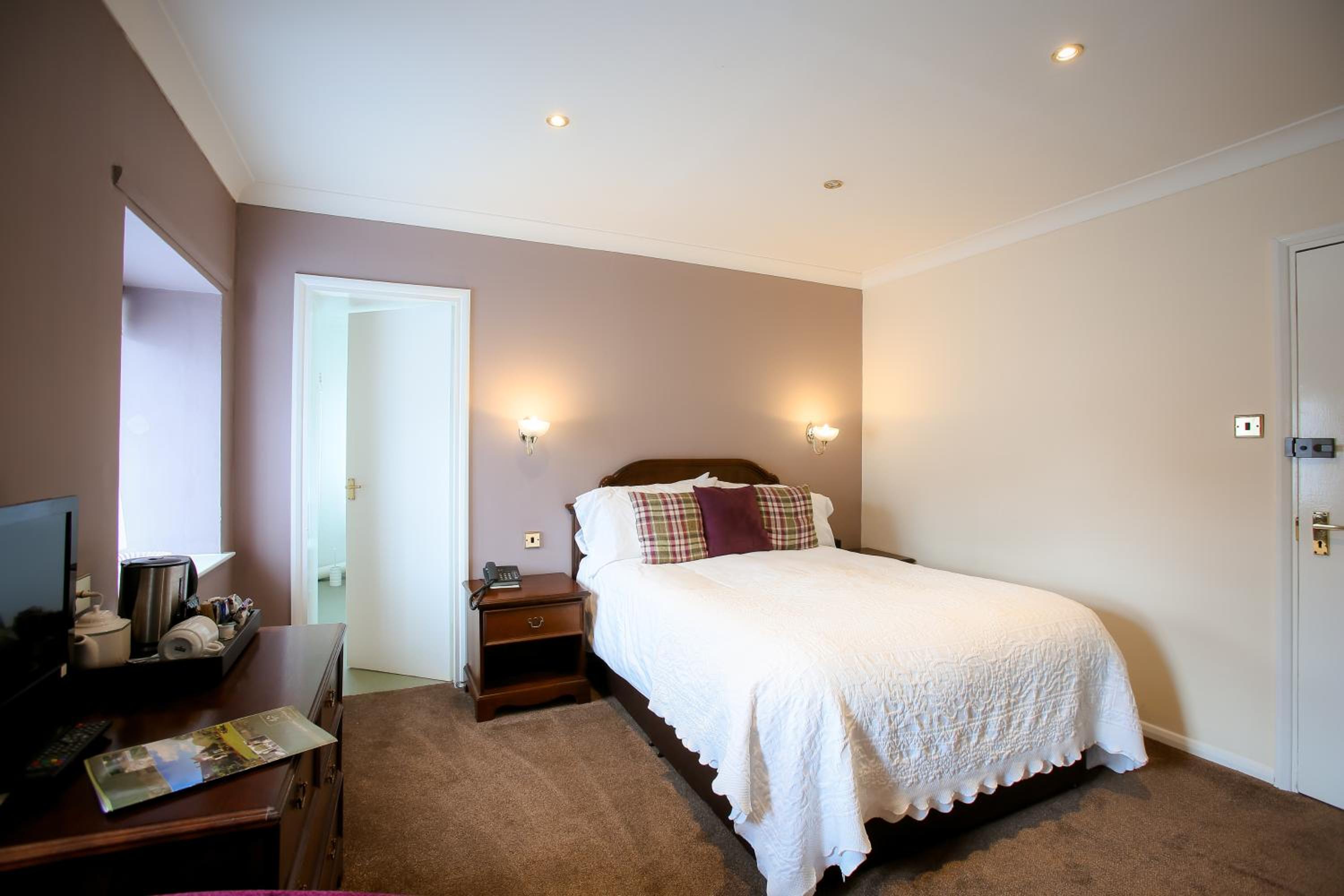 Courtyard double (Dog friendly) room