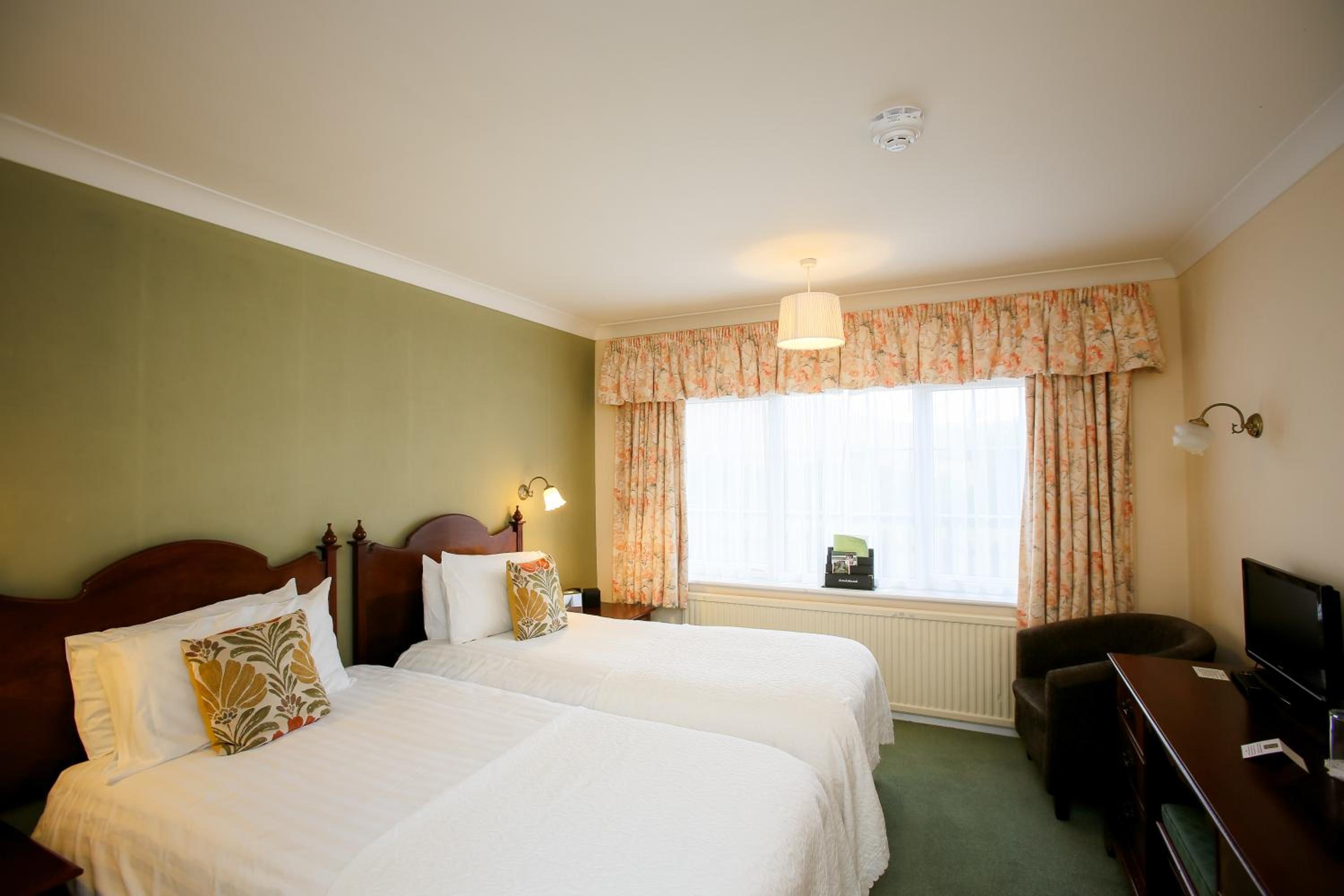 Twin room with garden view