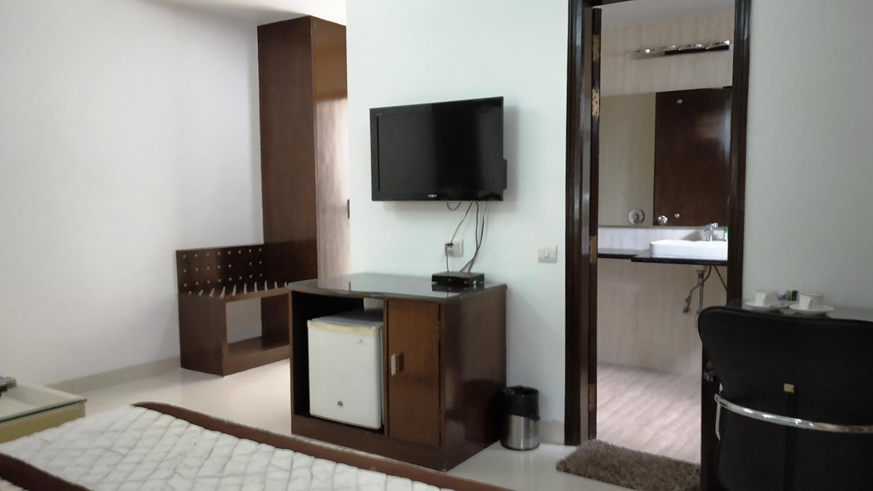 Standard Double or Twin Room - Photo 31