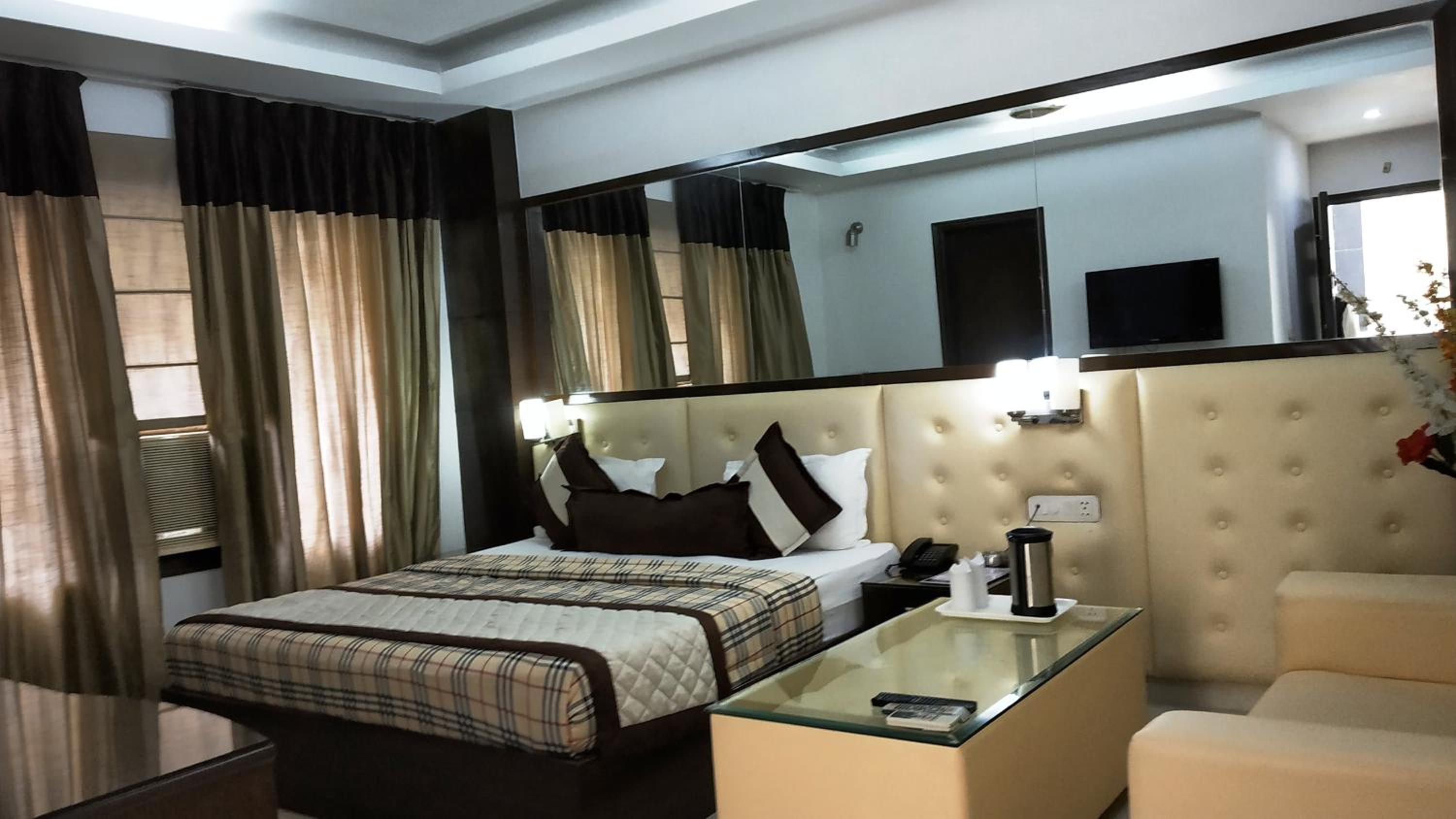 Standard Double or Twin Room - Photo 29