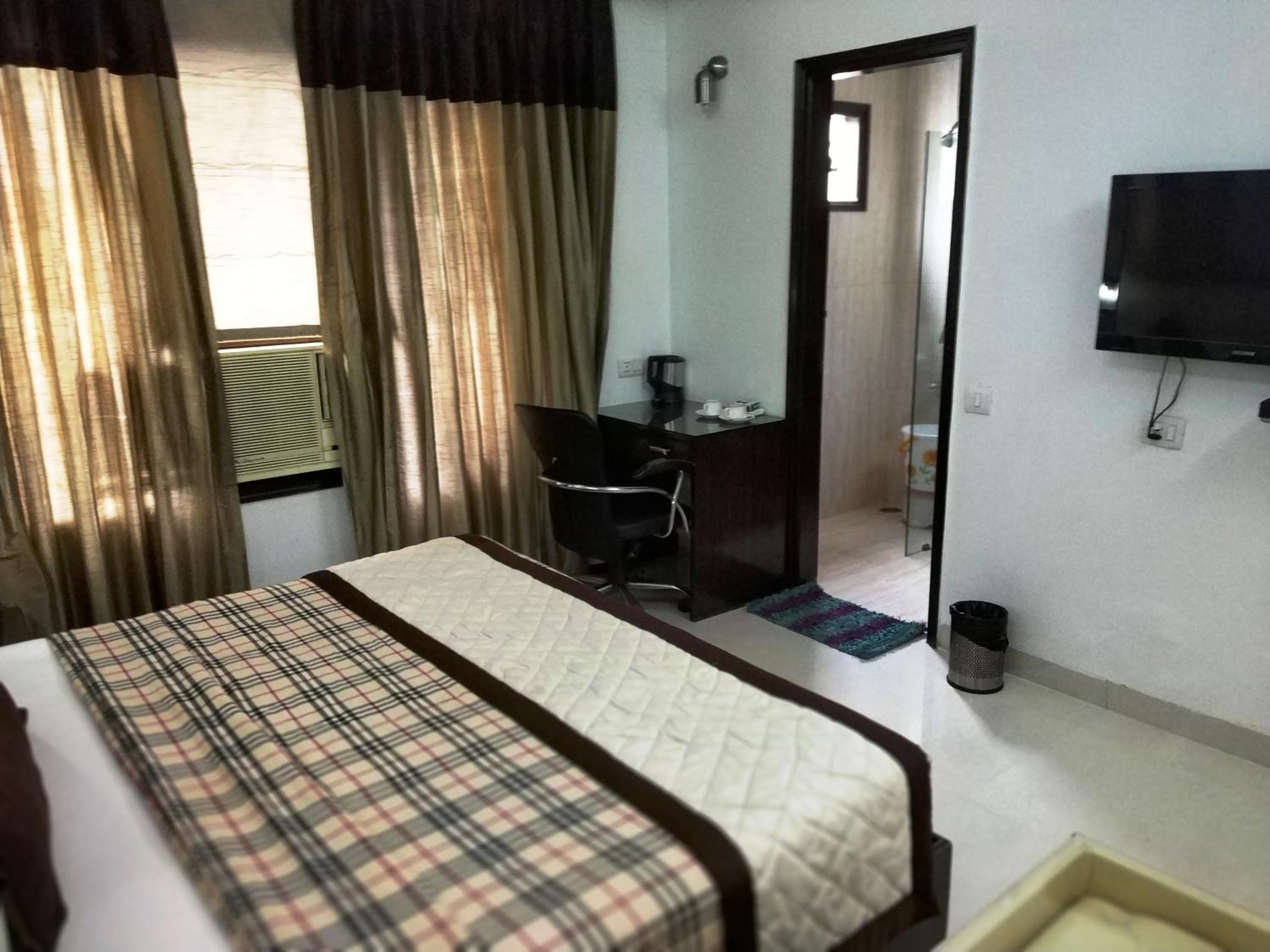 Standard Double or Twin Room - Photo 28