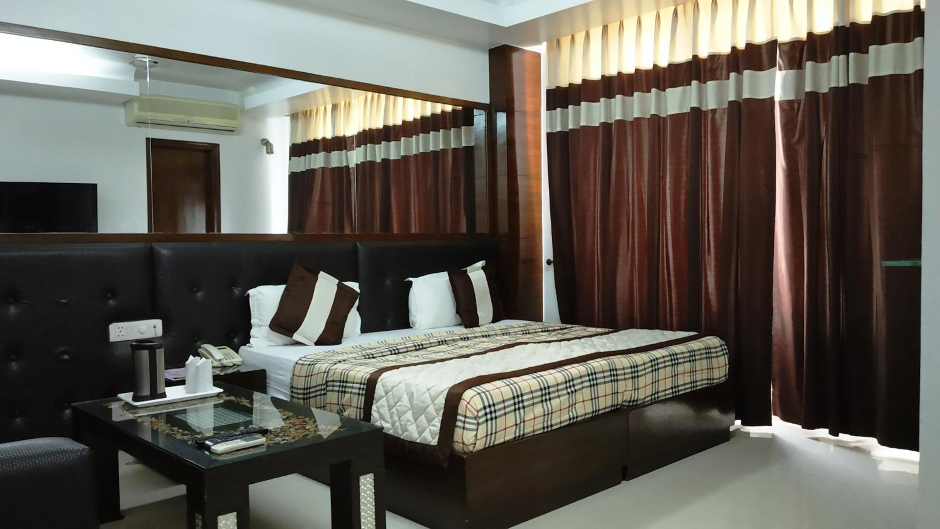 Standard Double or Twin Room - Photo 23