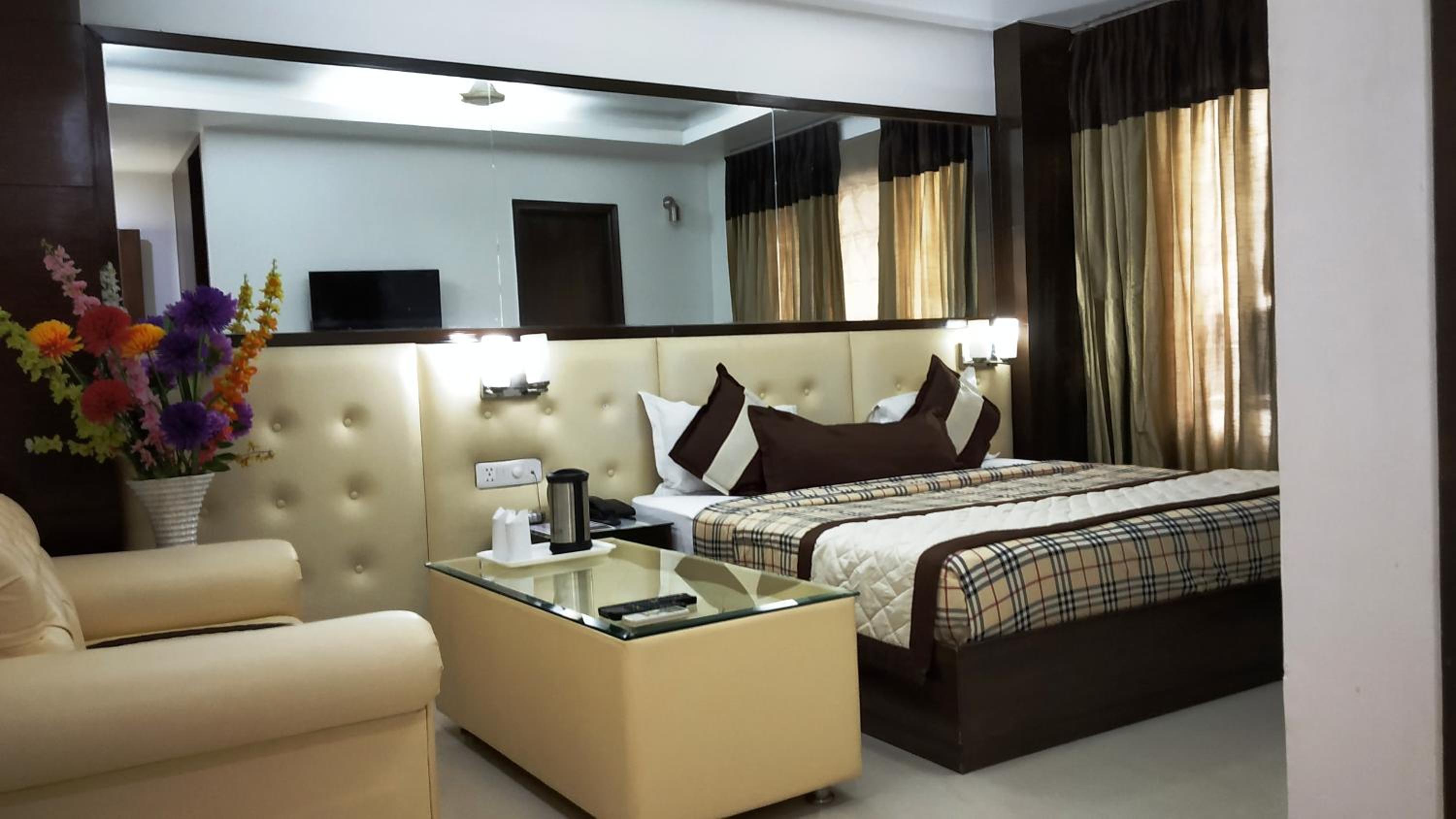 Standard Double or Twin Room - Photo 3