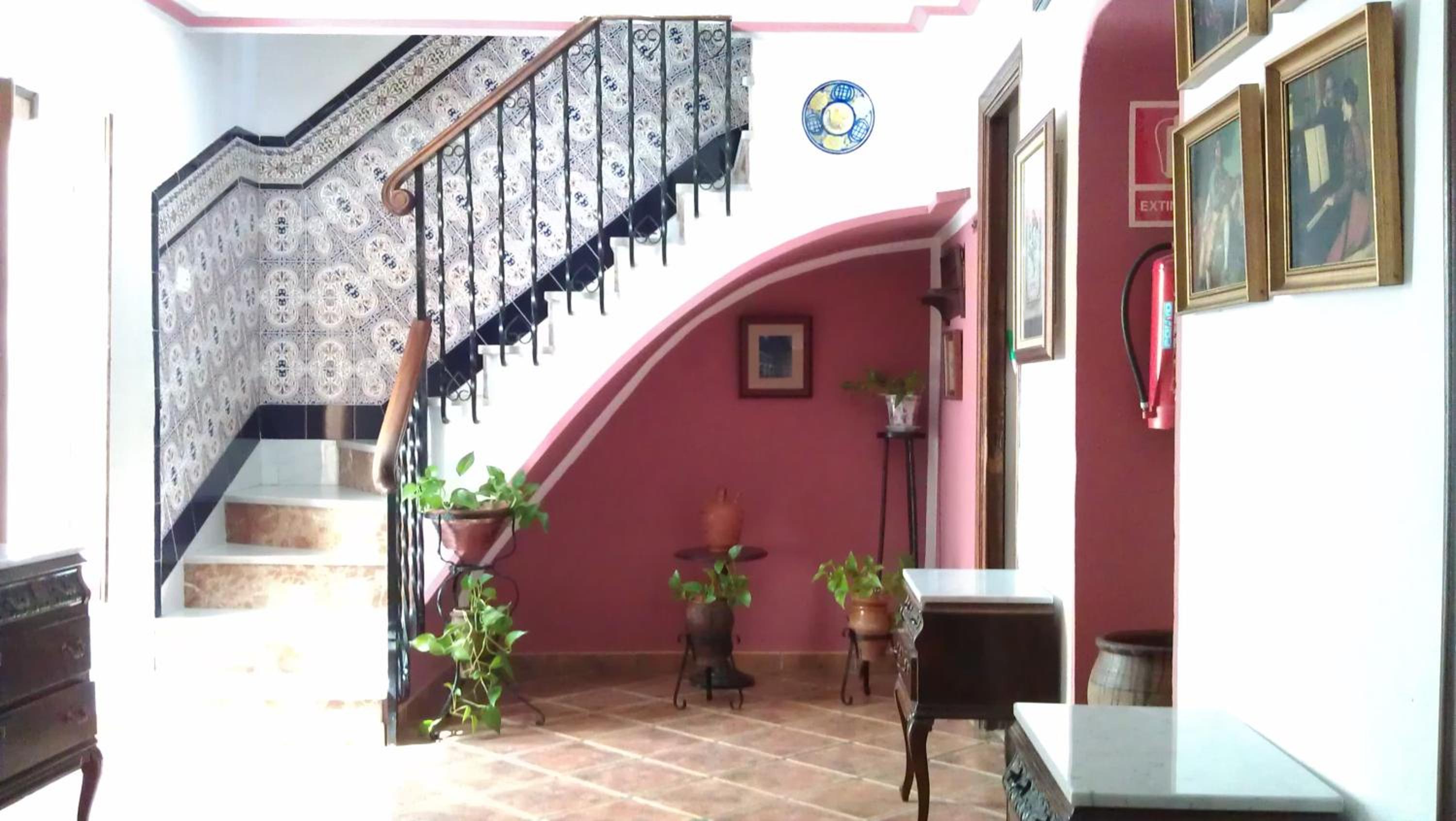 Double or Twin Room - Photo 6