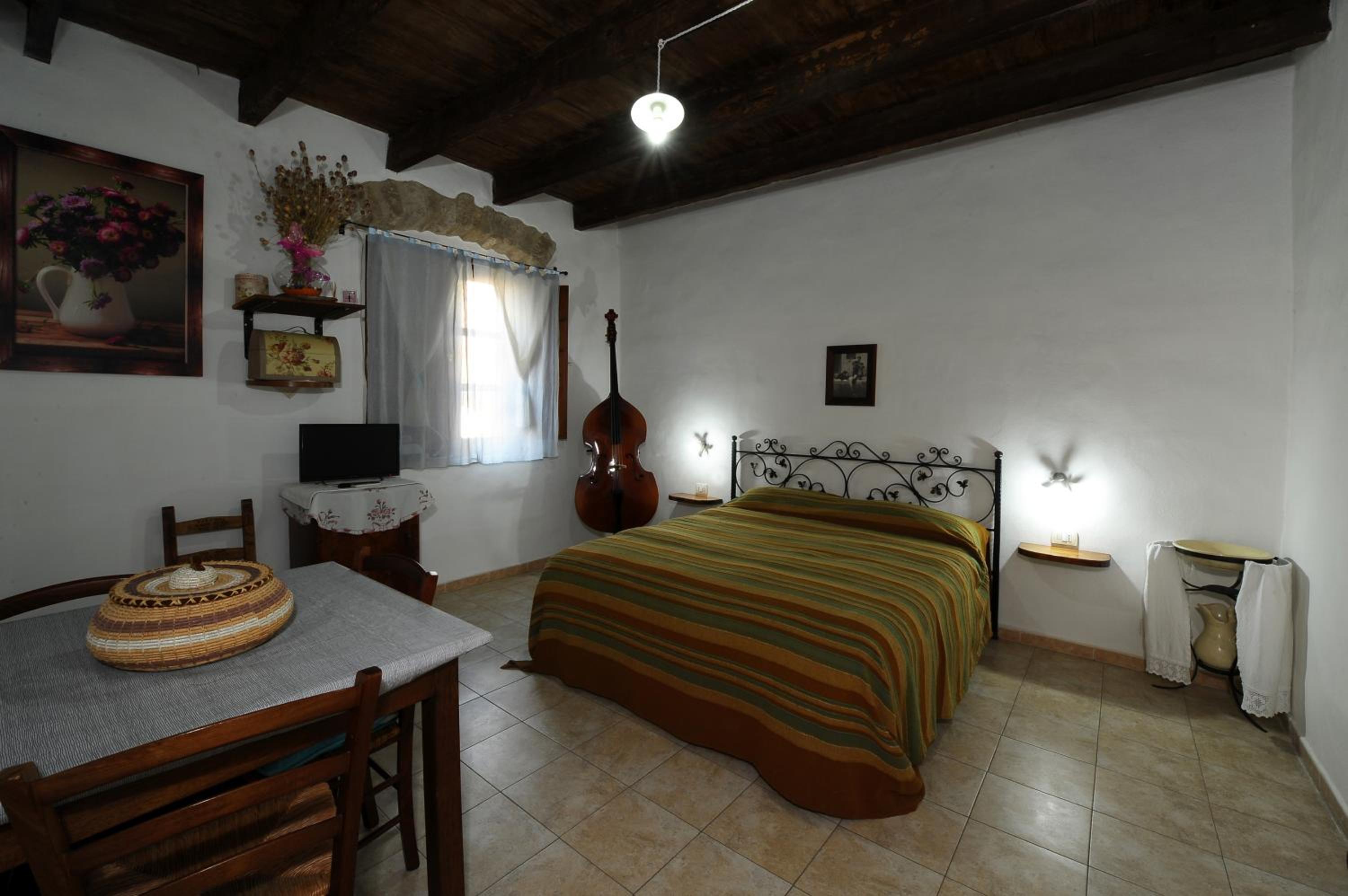 Double Room - Disability Access photo 1