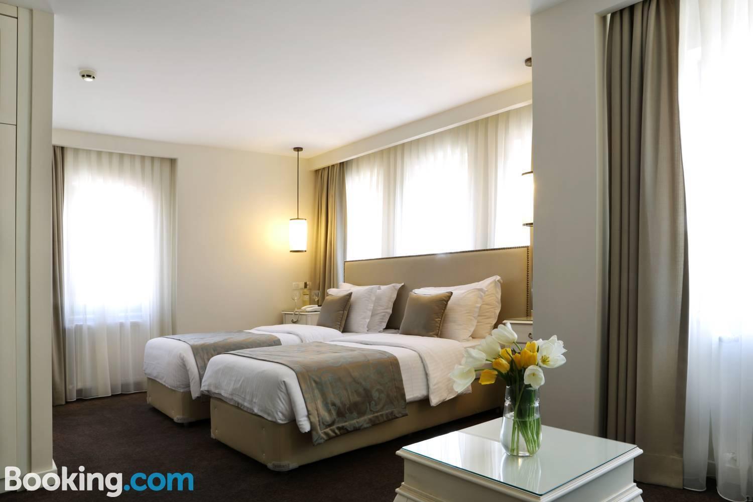 Deluxe Triple Room photo 3
