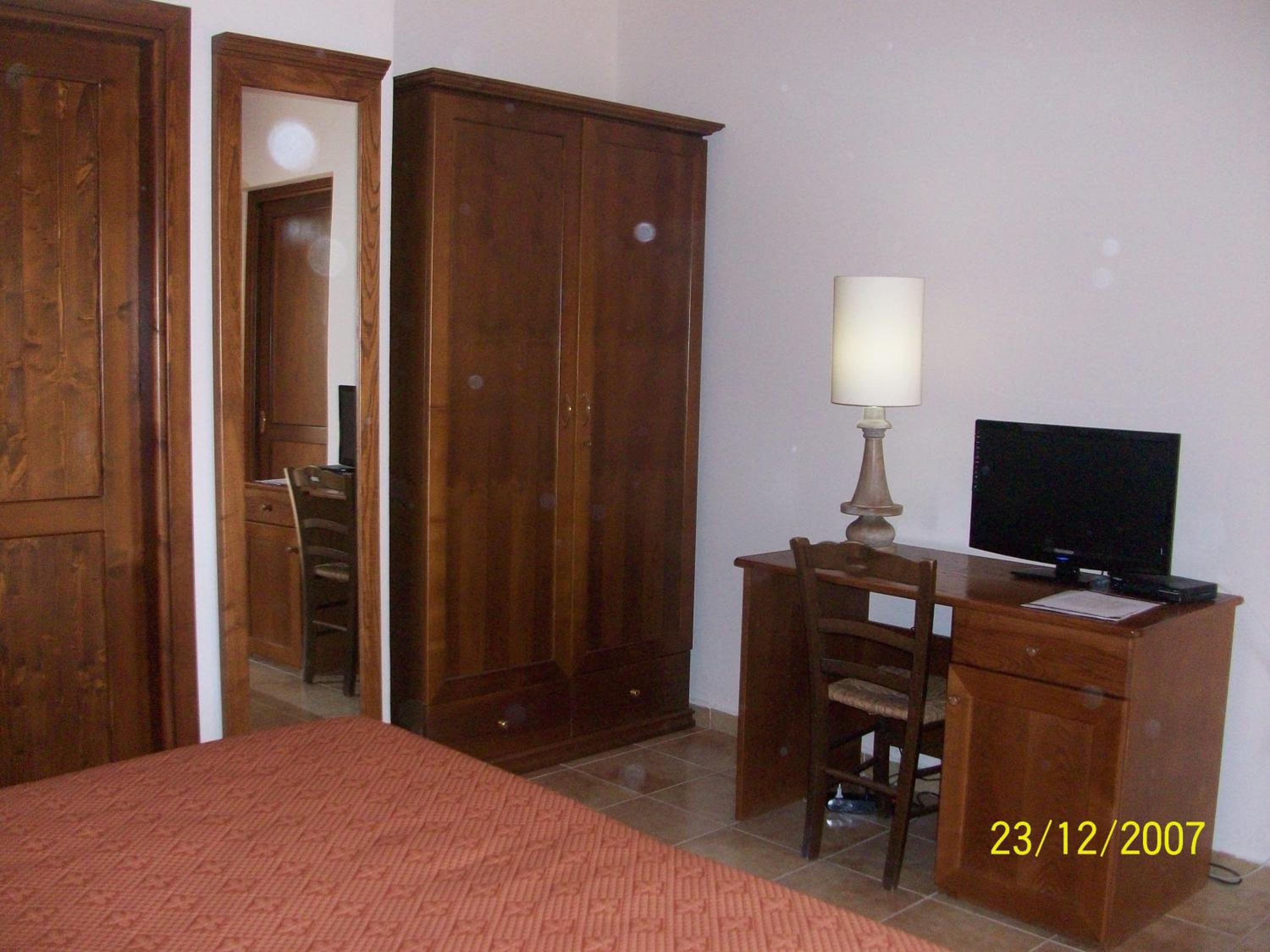 Standard Double Room photo 2