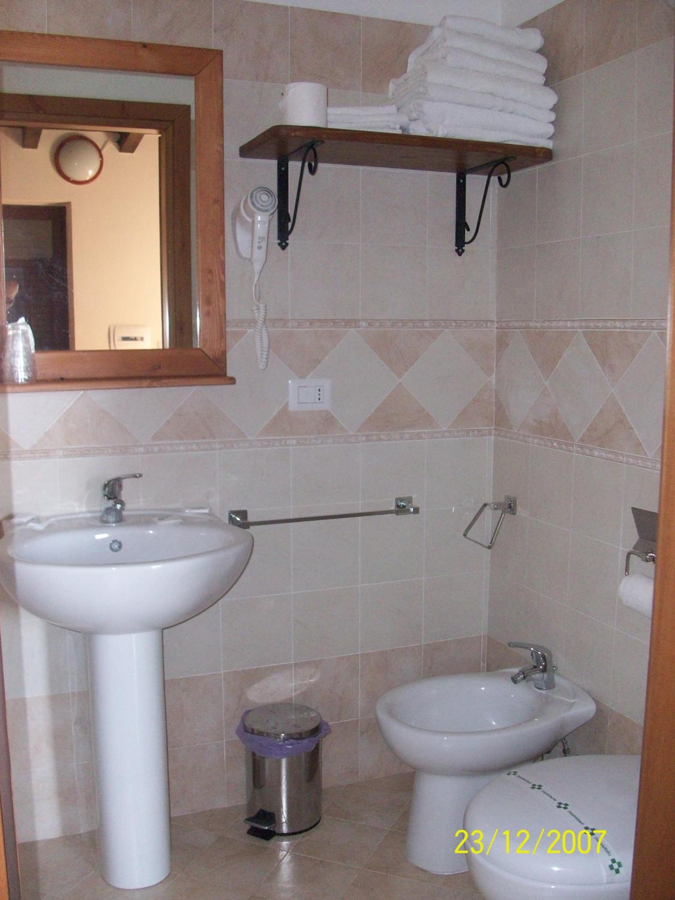 Classic Quadruple Room photo 2