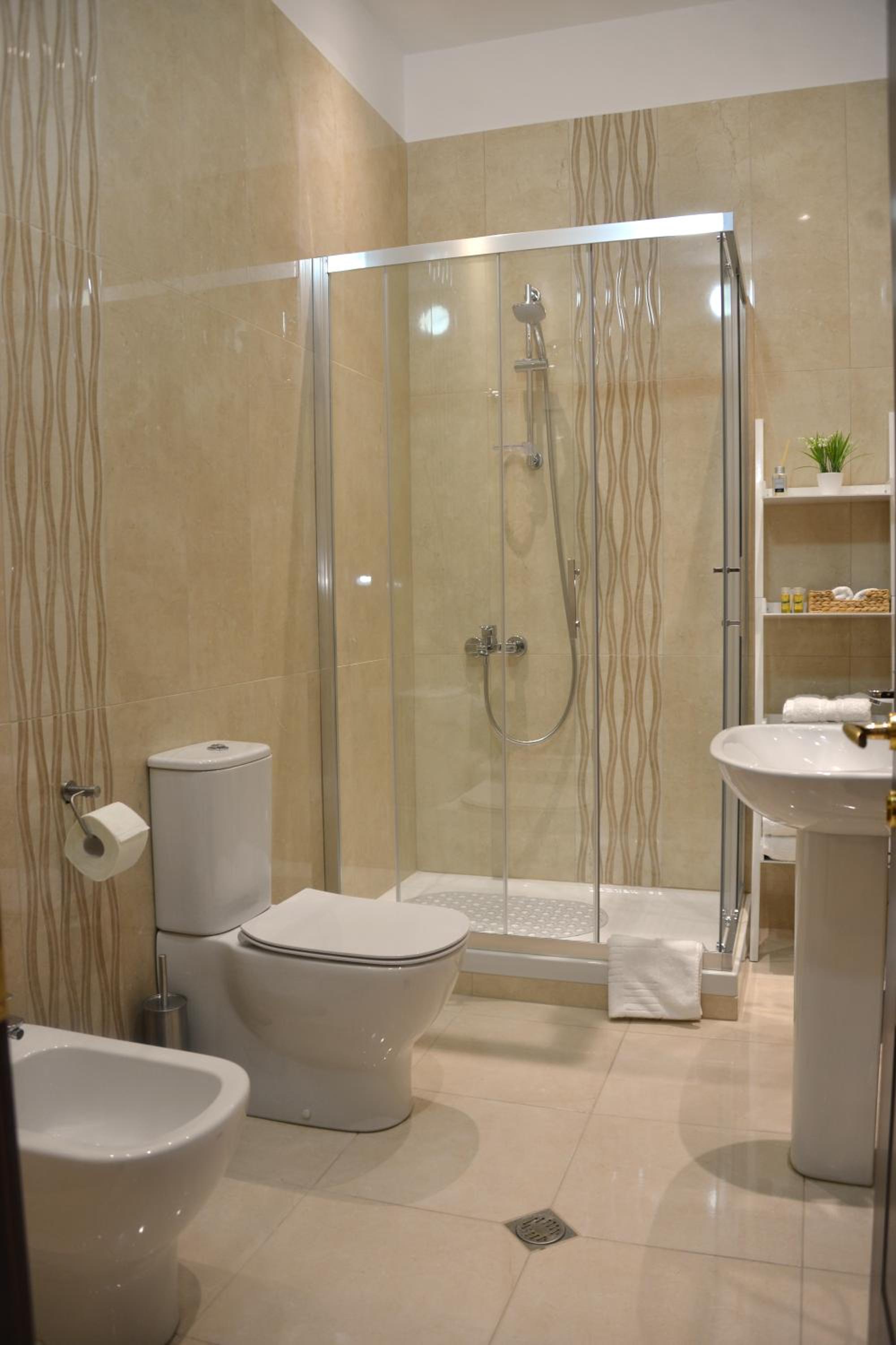 Deluxe Triple Room photo 2