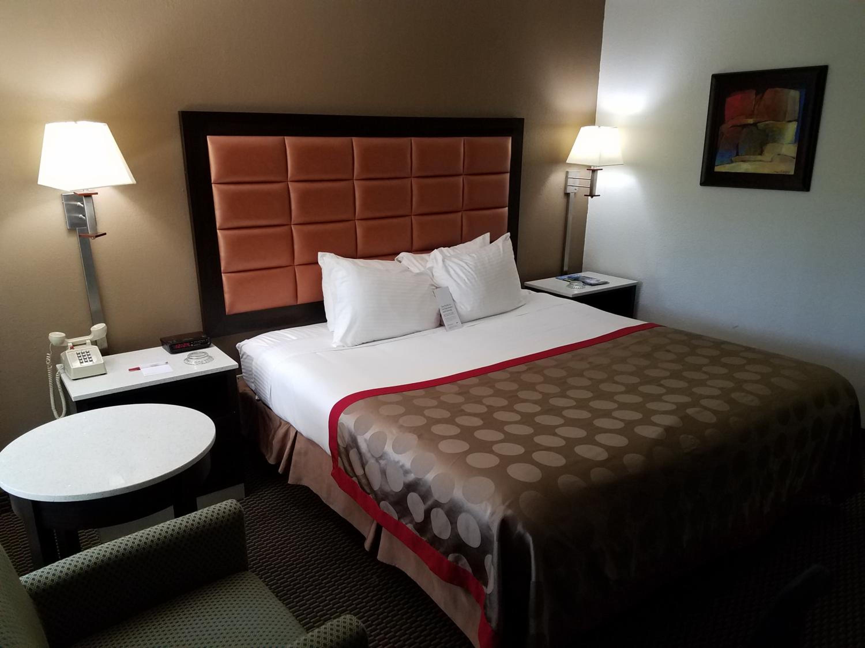 King Room- Non-Smoking - Photo 2