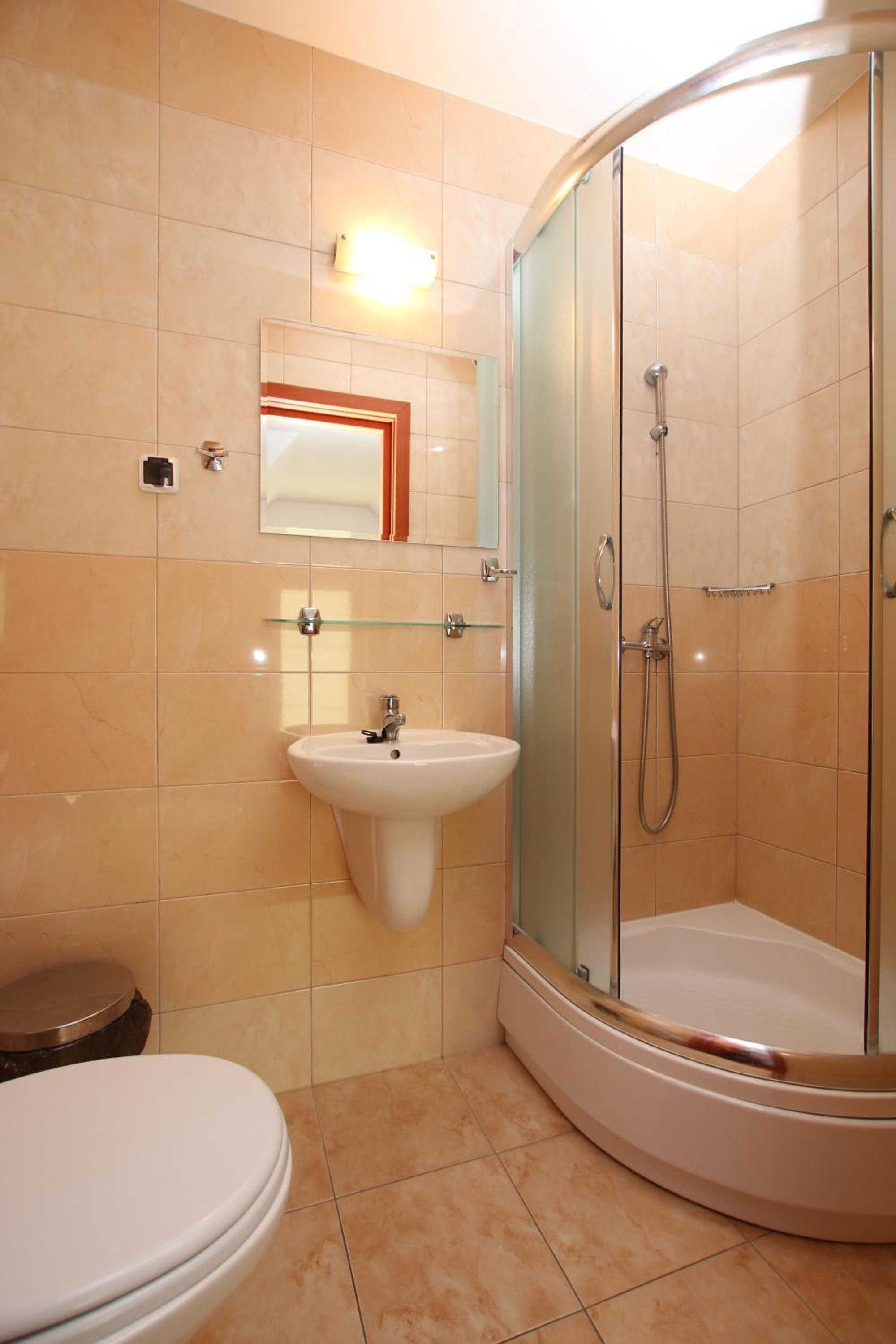 Double or Twin Room with Private Bathroom photo 2