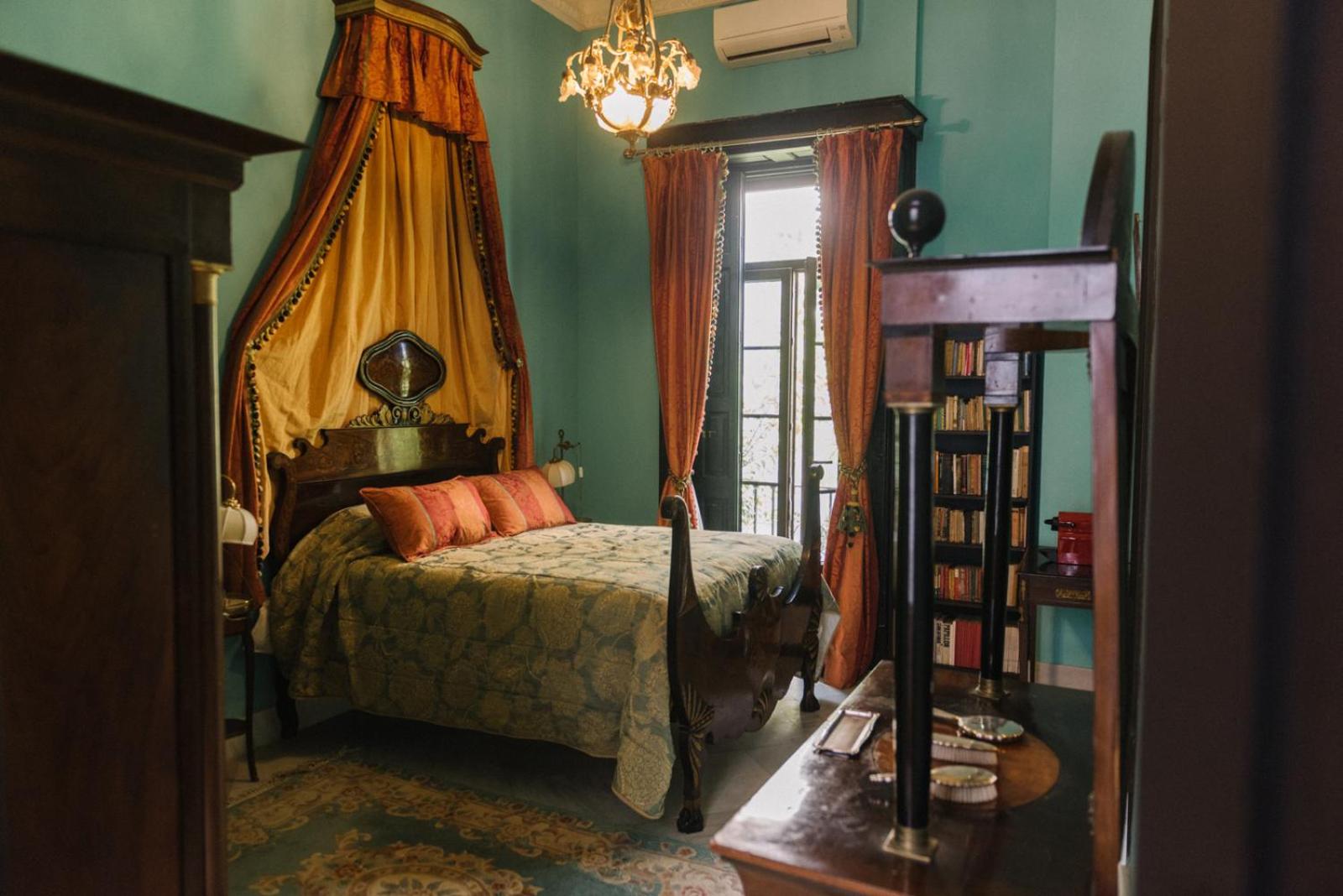 Deluxe Double Room with Balcony - Photo 1