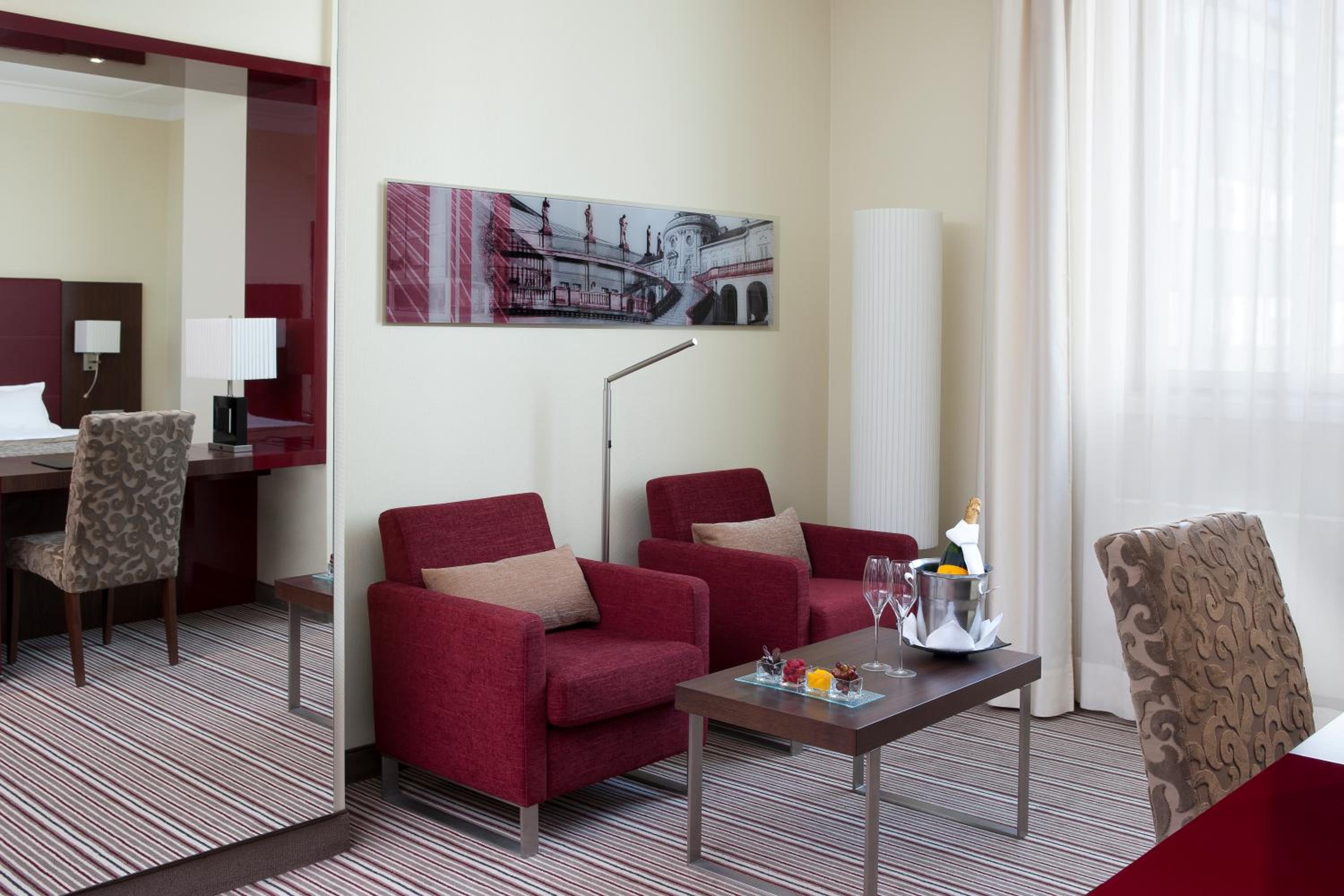 Deluxe Room - Photo 4