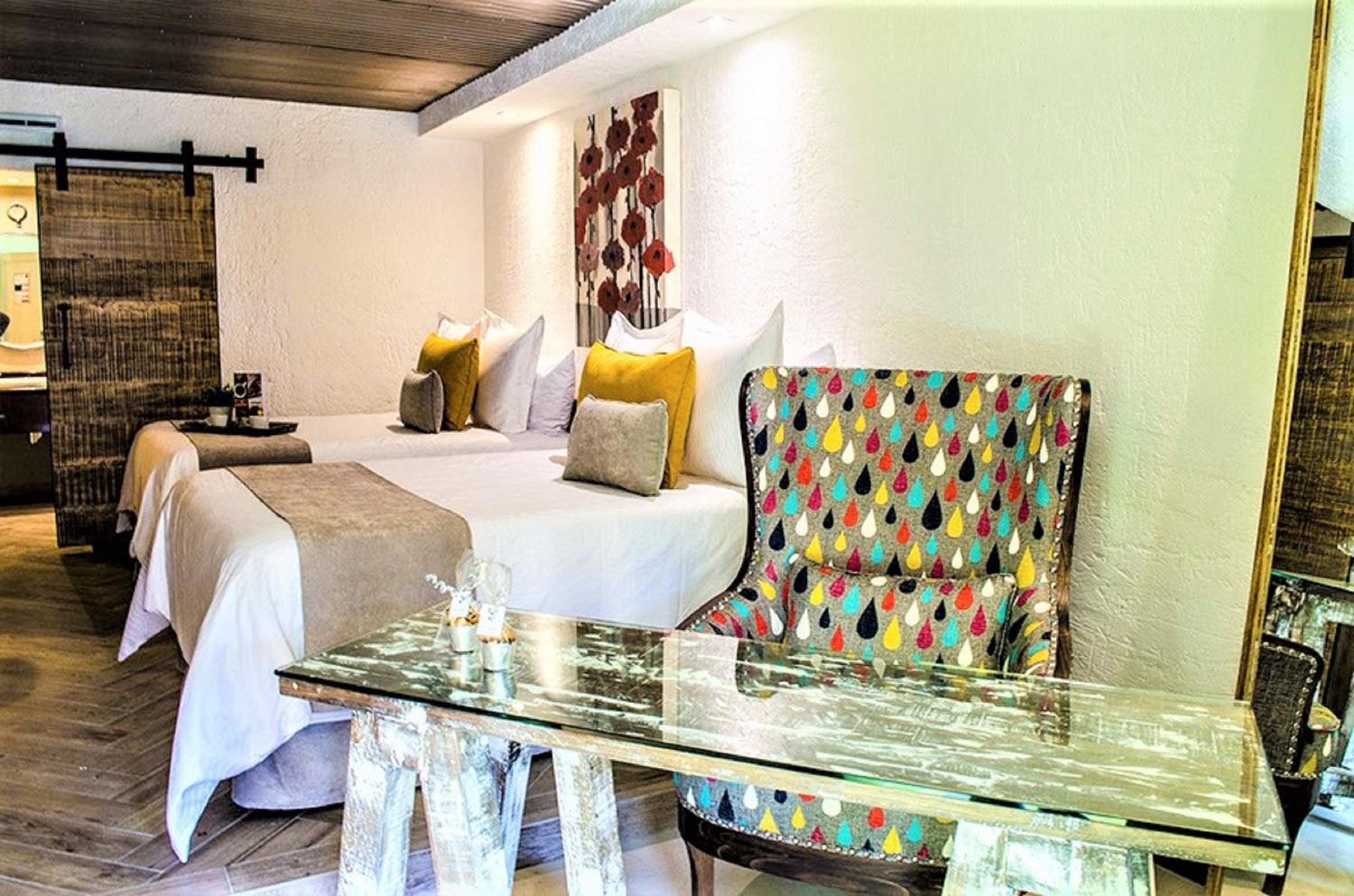 Deluxe Junior Suite - Photo 1