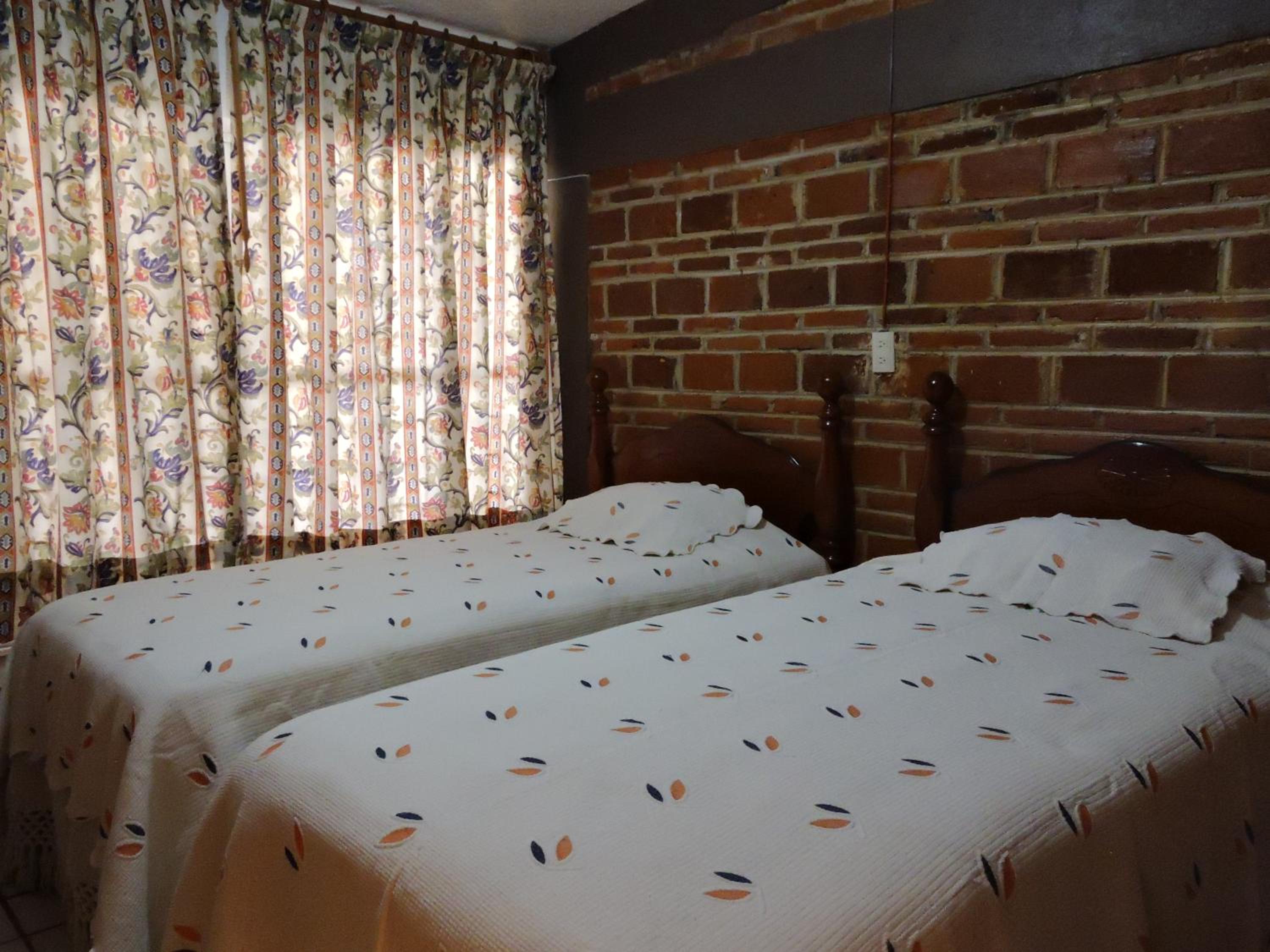 Three-Bedroom House - Photo 2