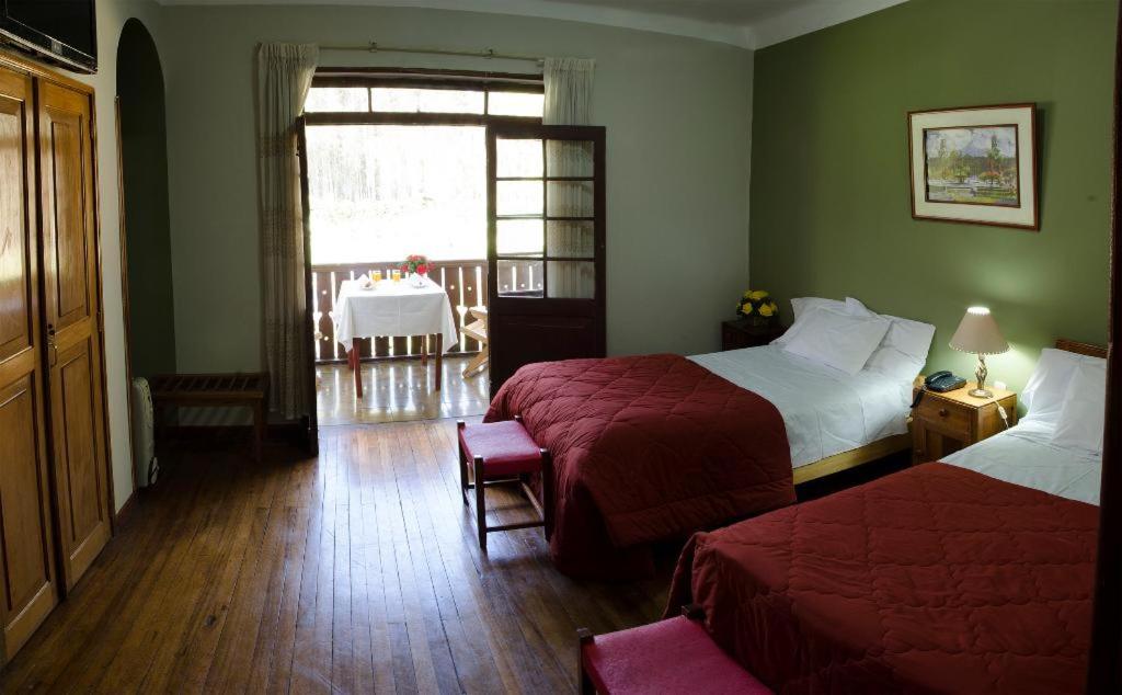 Basic Triple Room photo 2