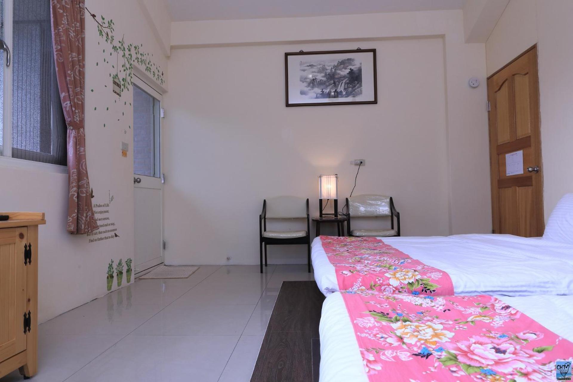 Quadruple Room with Mountain View photo 2