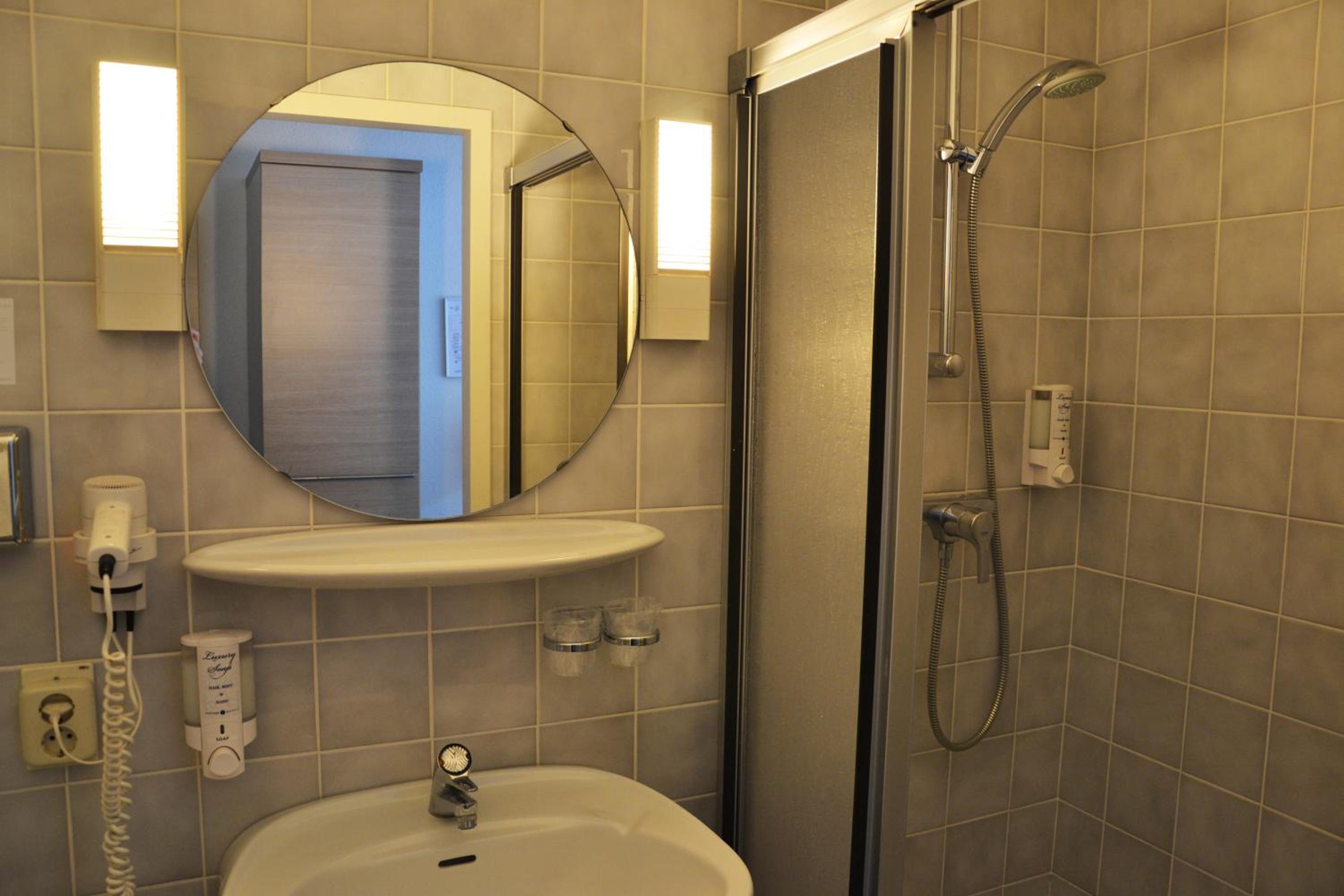 Small Double Room - Photo 2