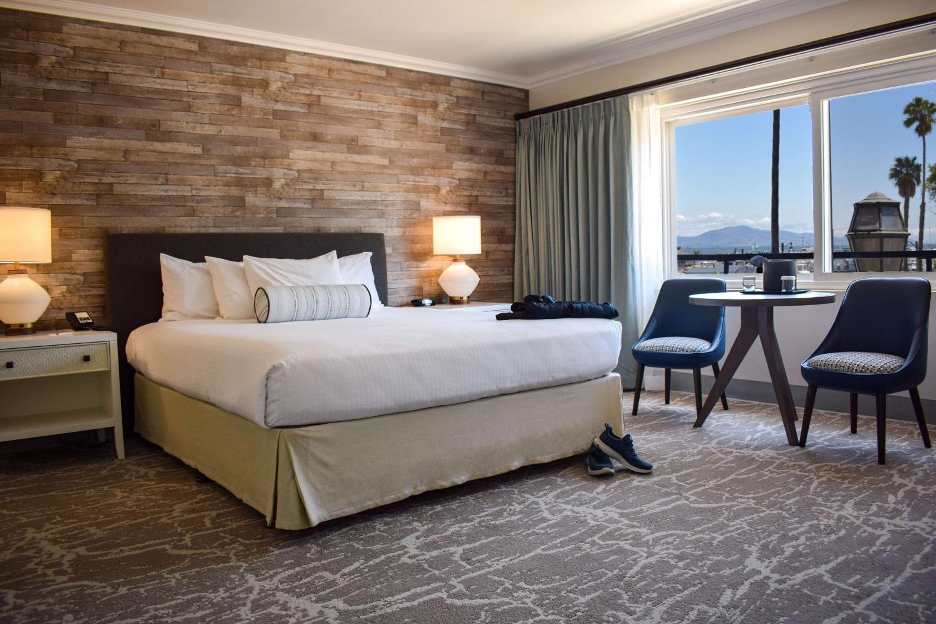 King Room - Harbor Side - Photo 1
