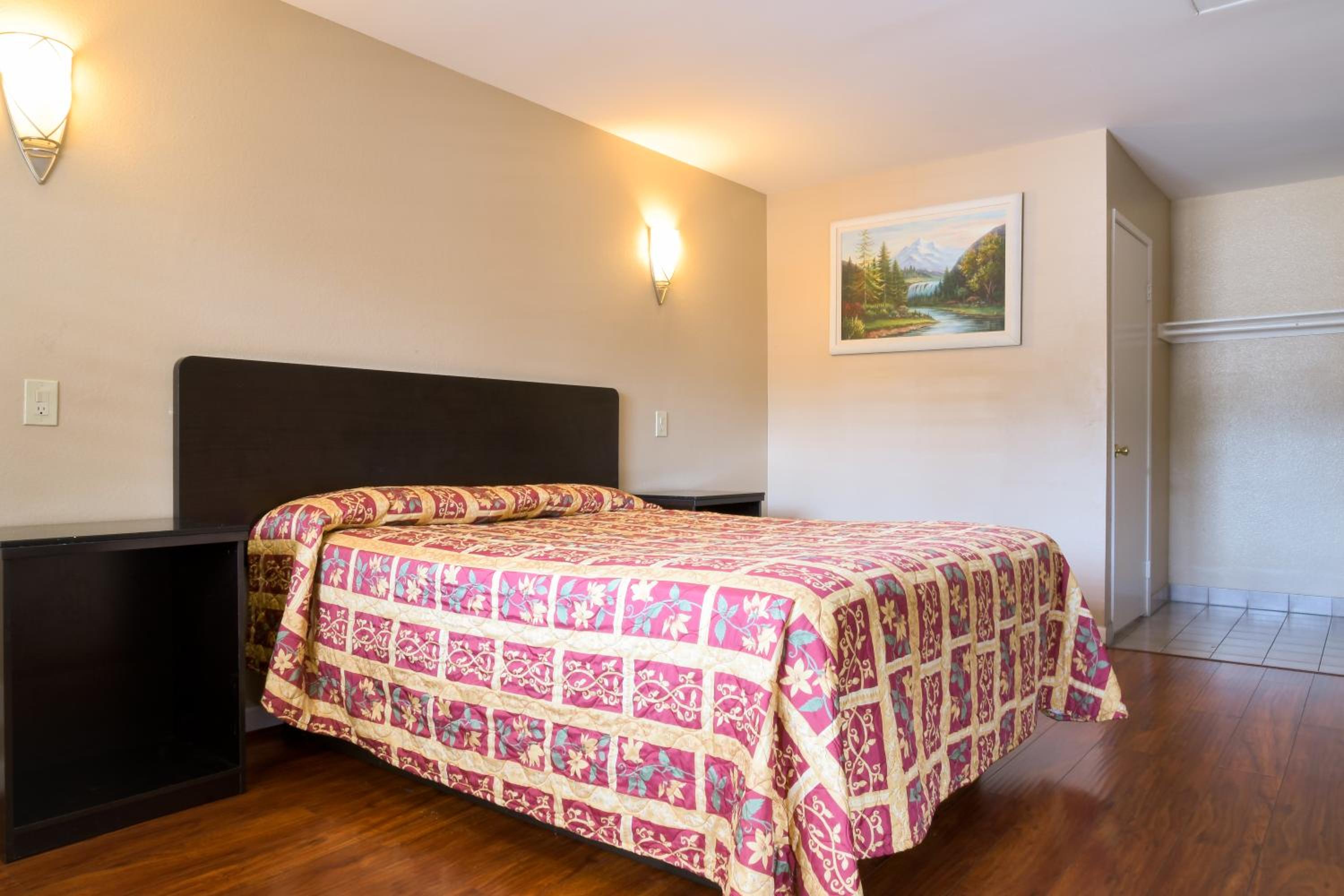 Large Single Room photo 3