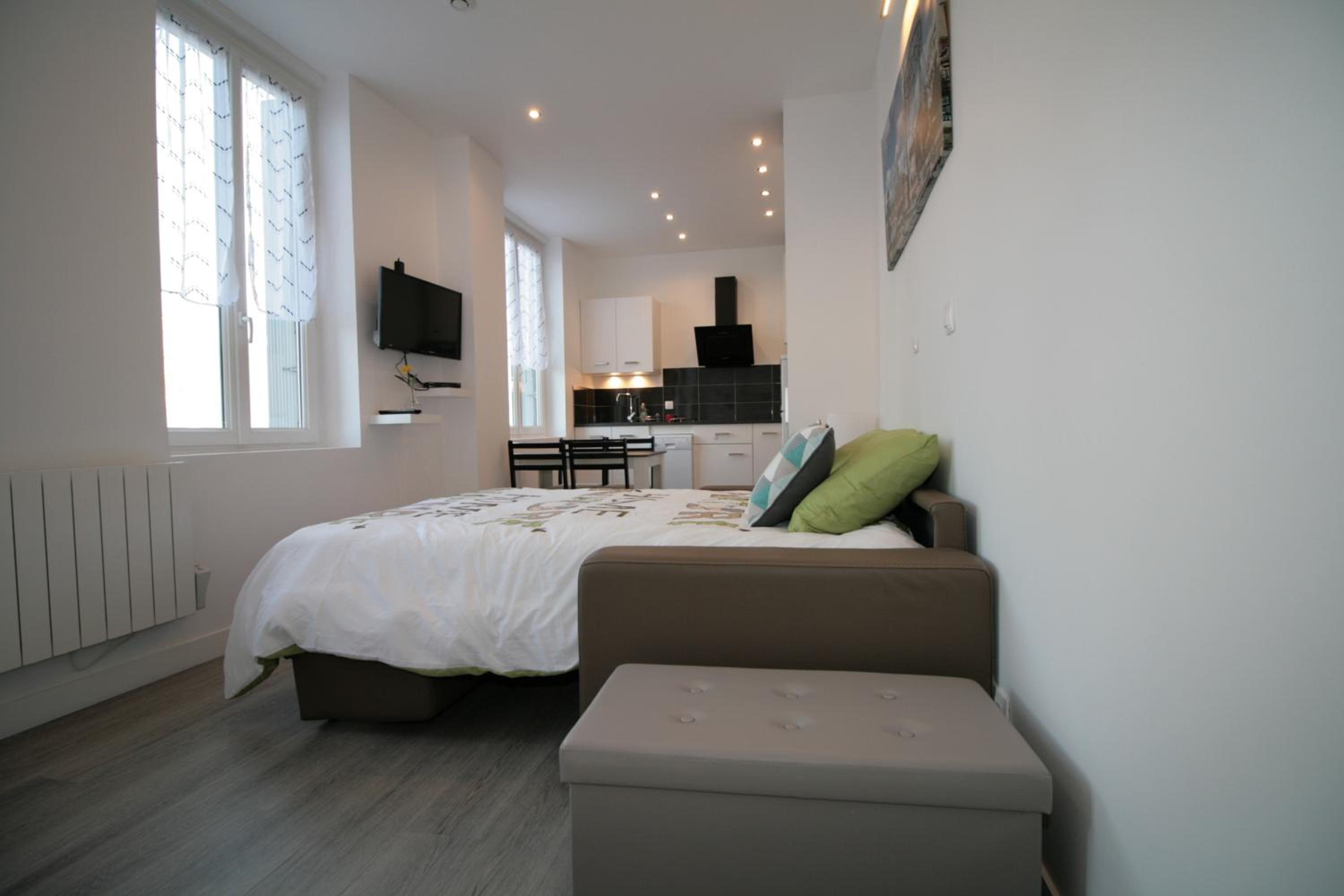 Studio with Garden View