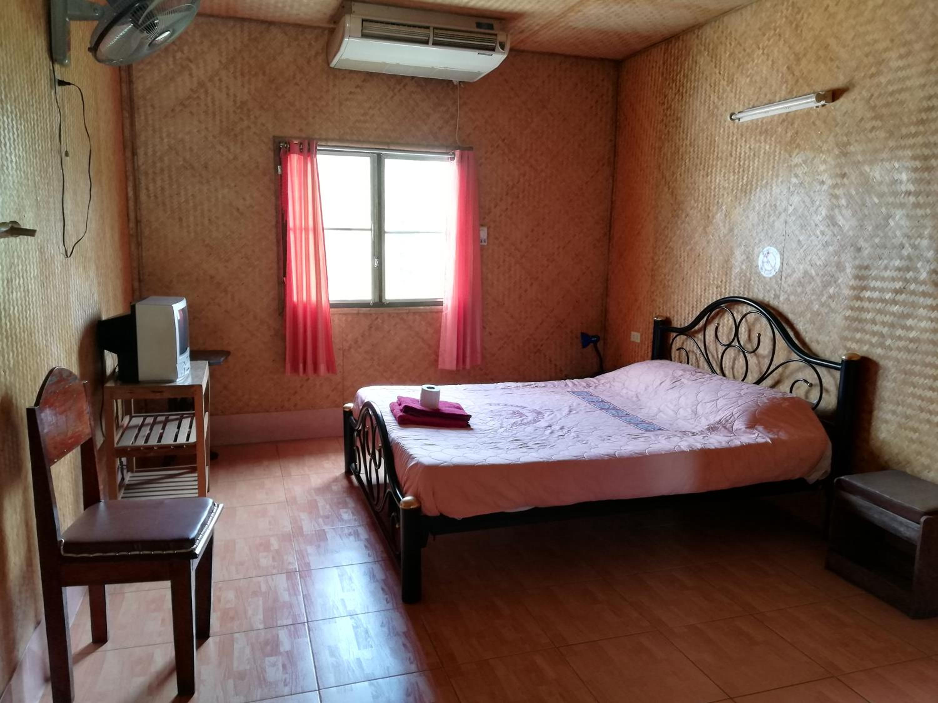 2nd Floor Queen Room (Air Condition) photo 1