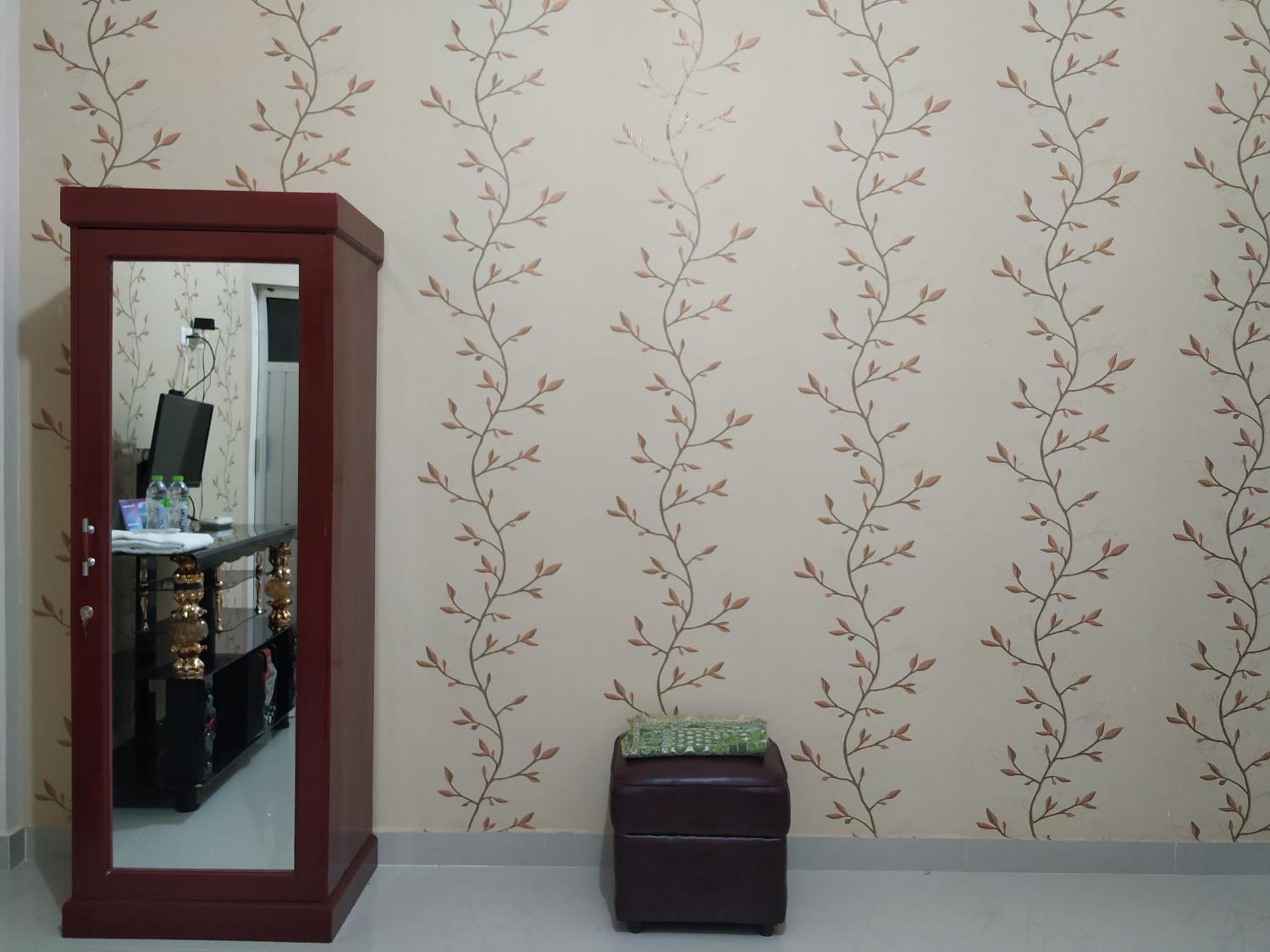 Family Room - Photo 2