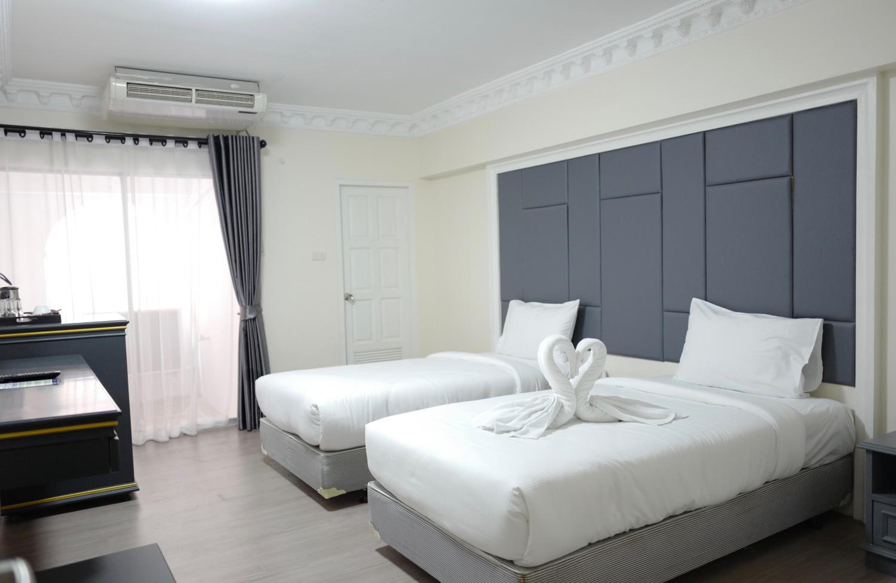 Deluxe Twin Room photo 1