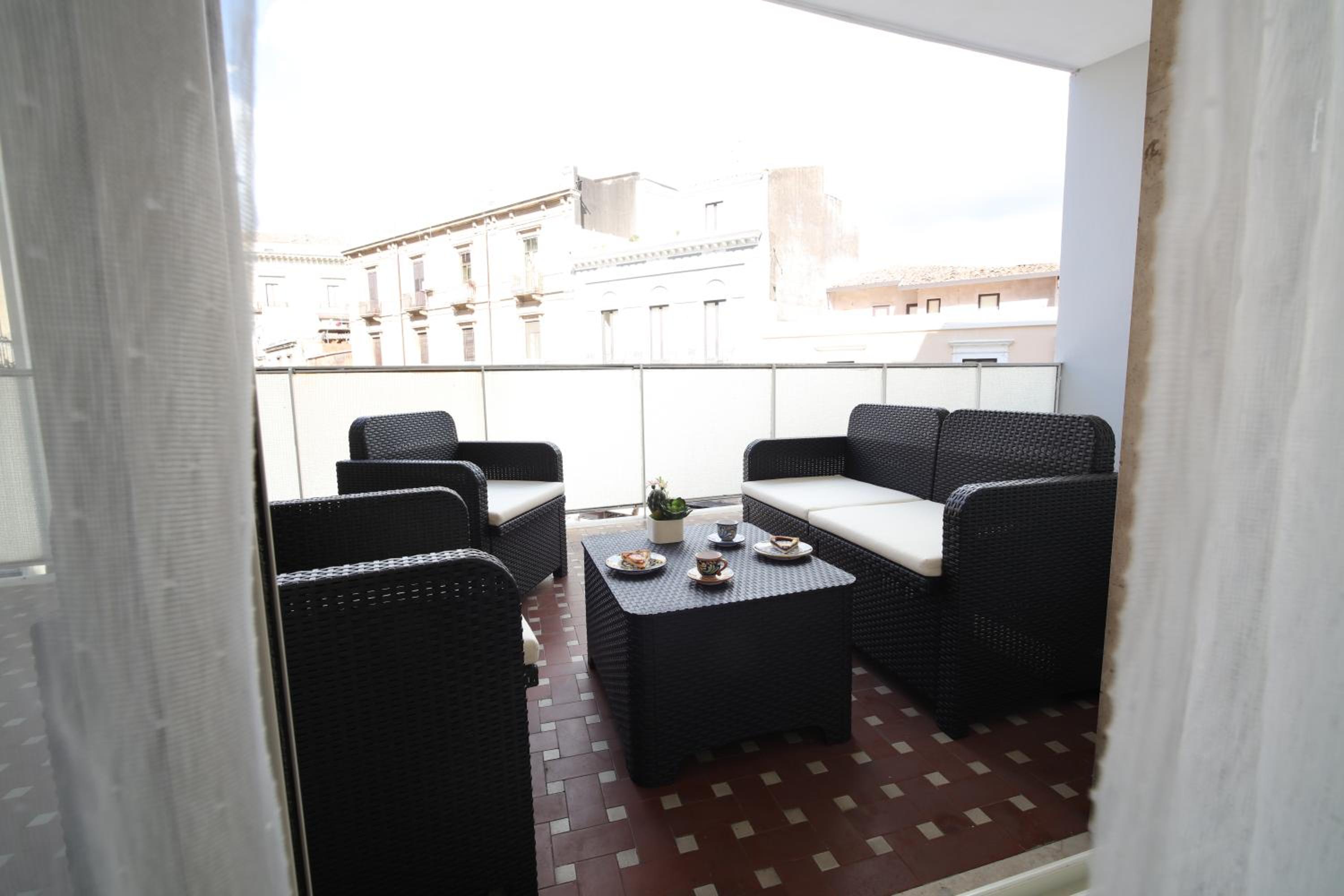 King Suite with Balcony - Photo 9