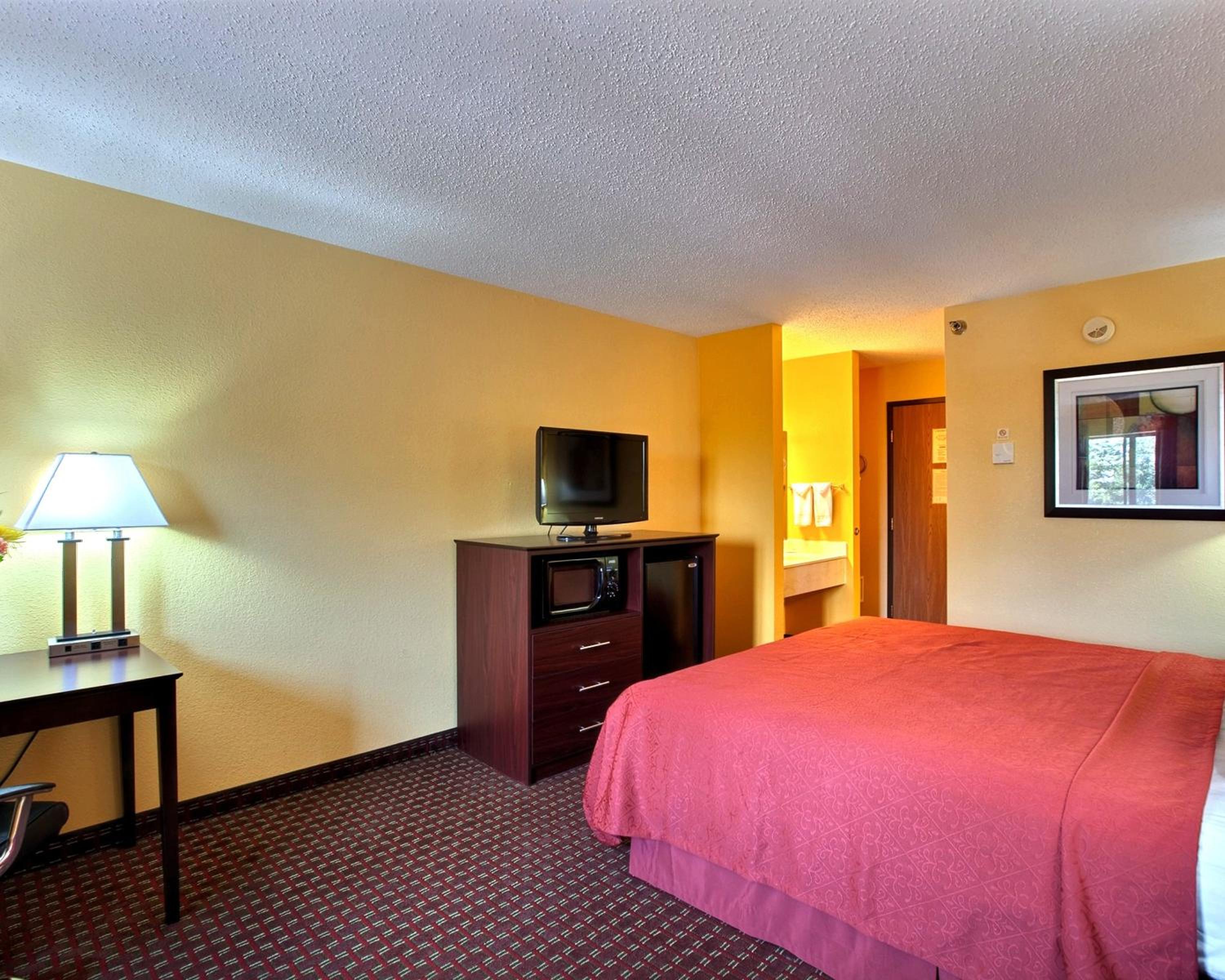 King Room - Non-Smoking photo 1