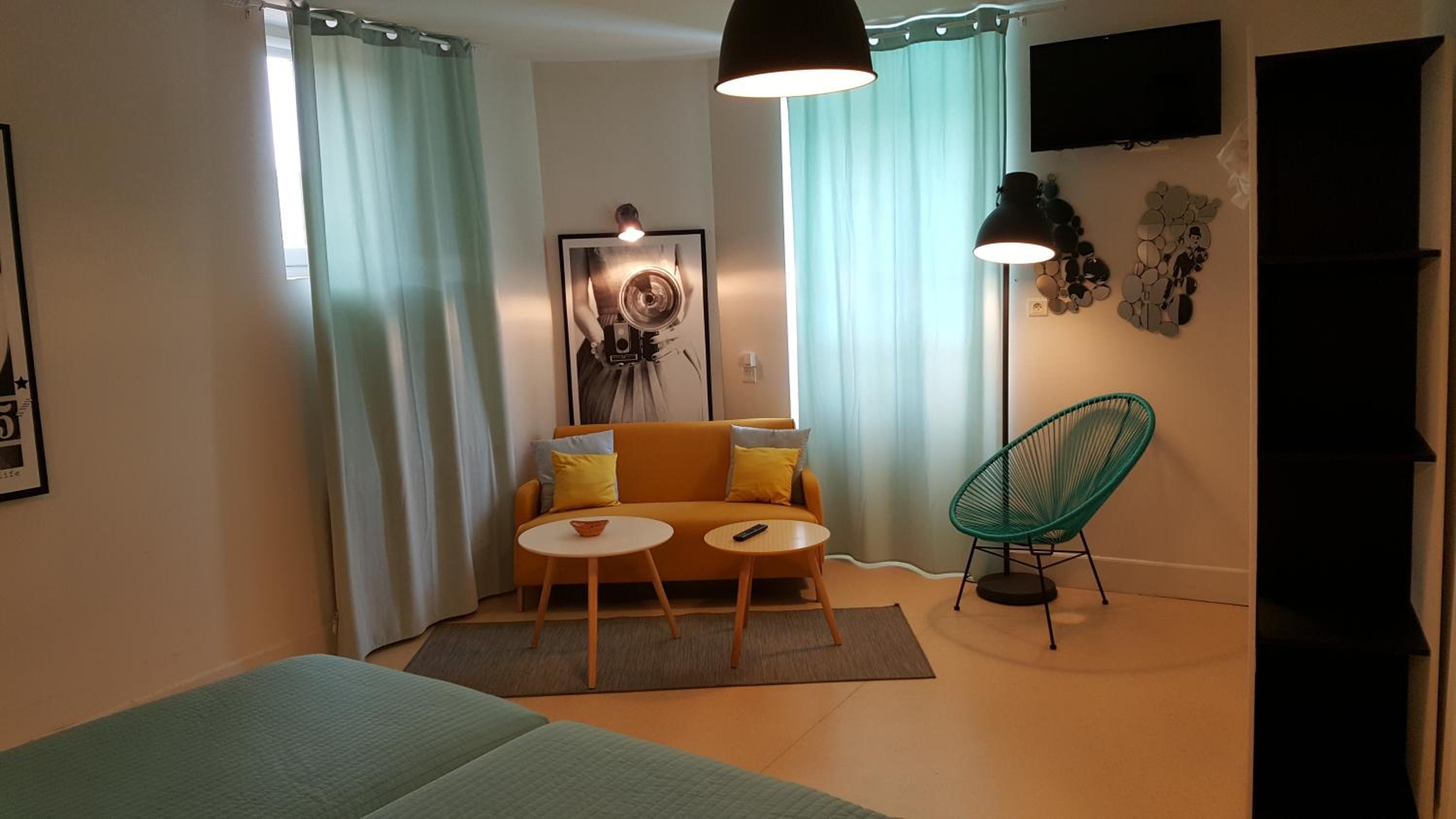 Twin Room - Photo 3