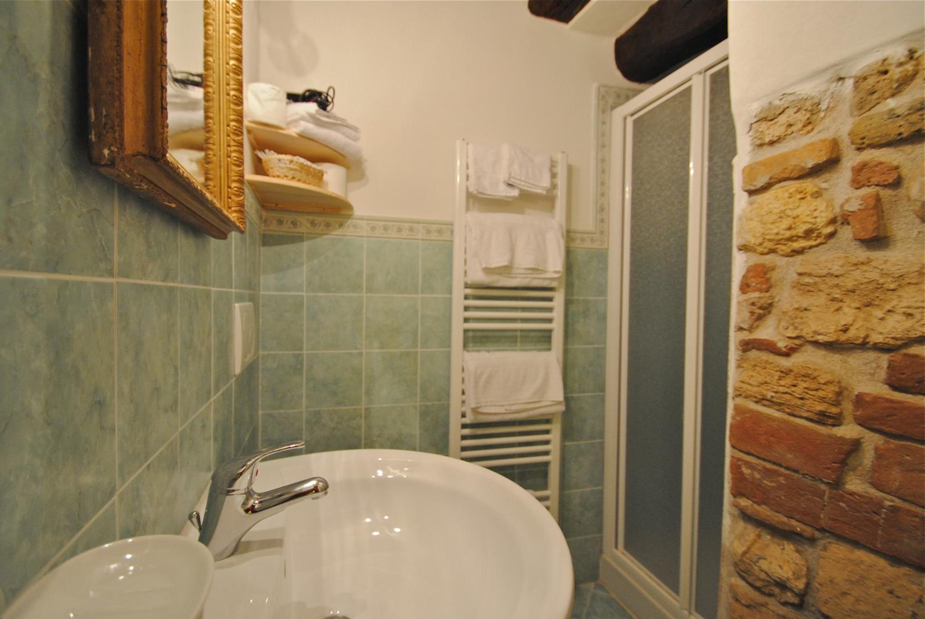Junior Suite (3 Adults) - Photo 6