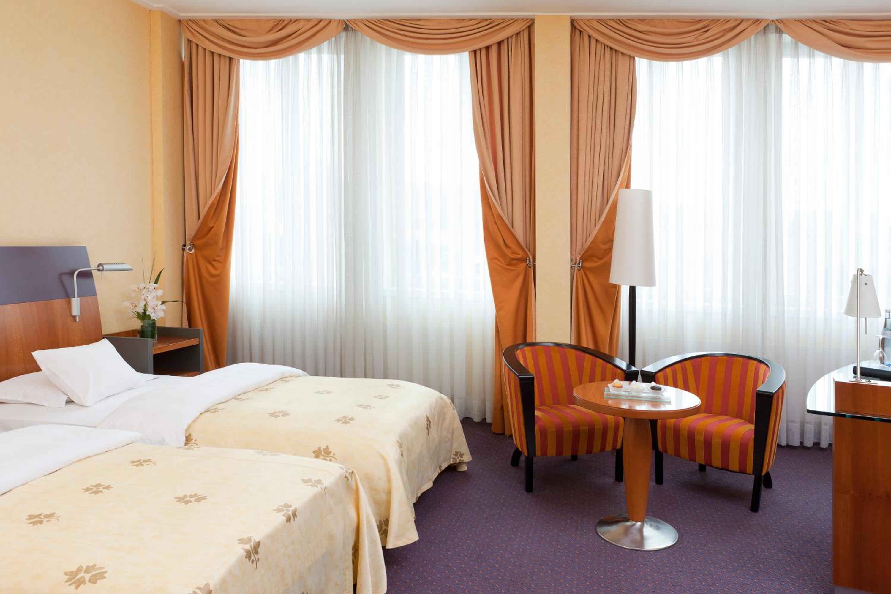 Deluxe Room - Photo 2
