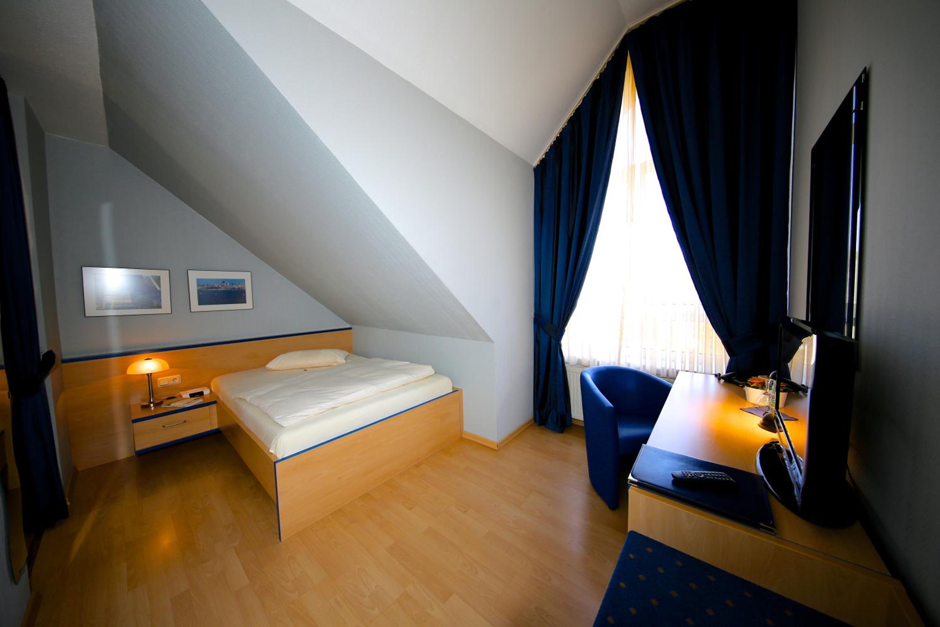 Single Room photo 1