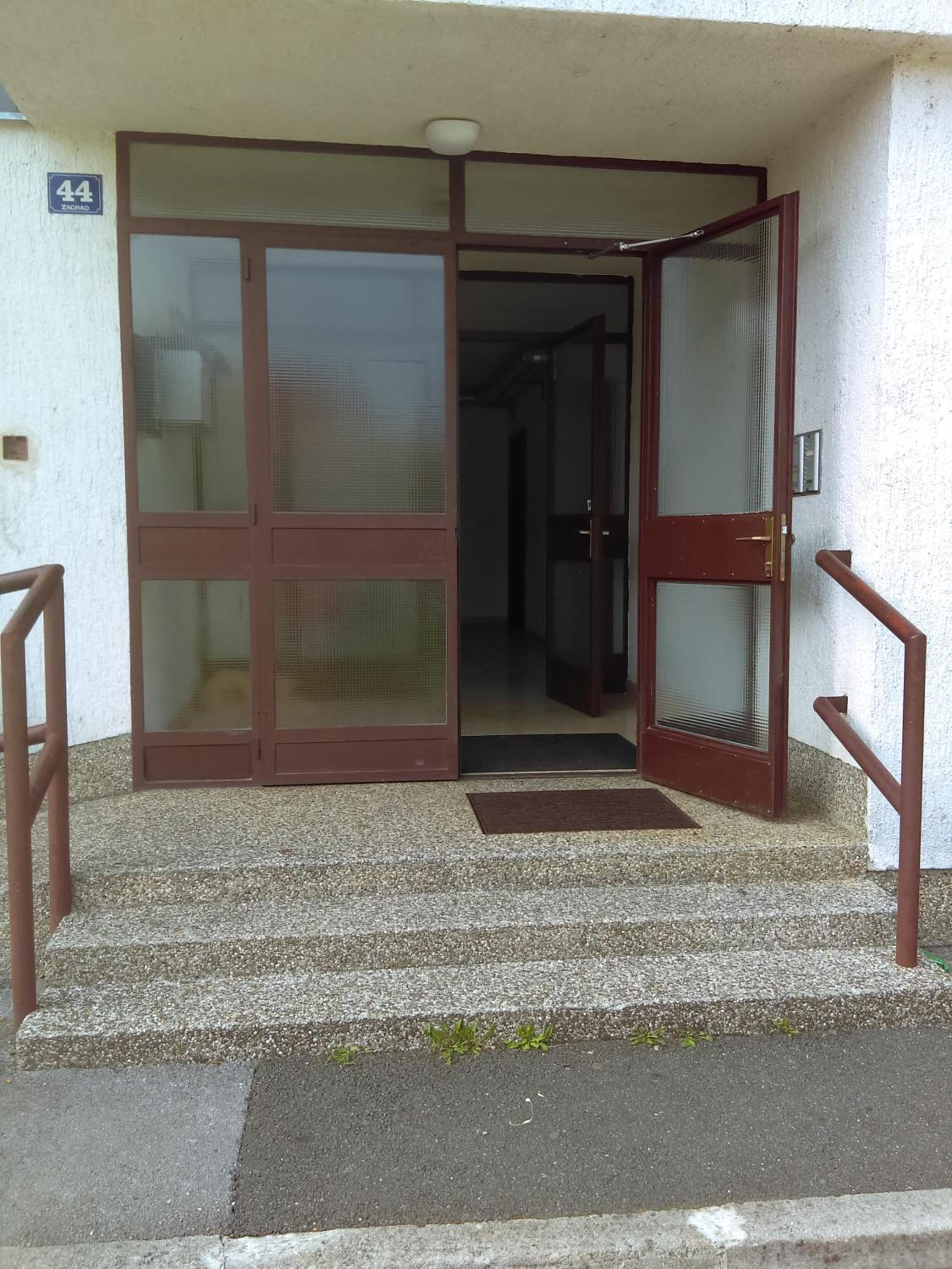 Studio Apartment - Photo 37