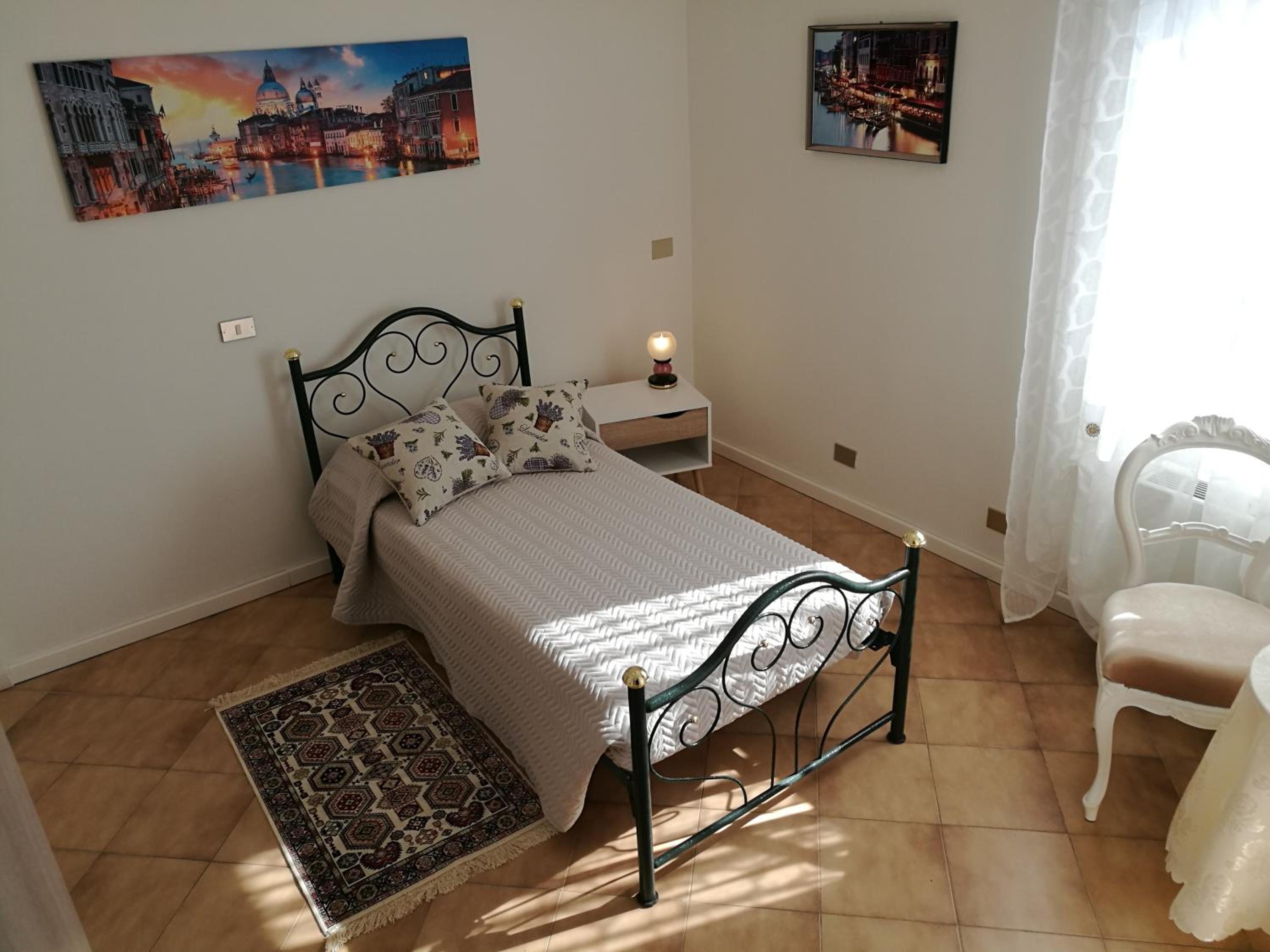 Single Room with Private Bathroom